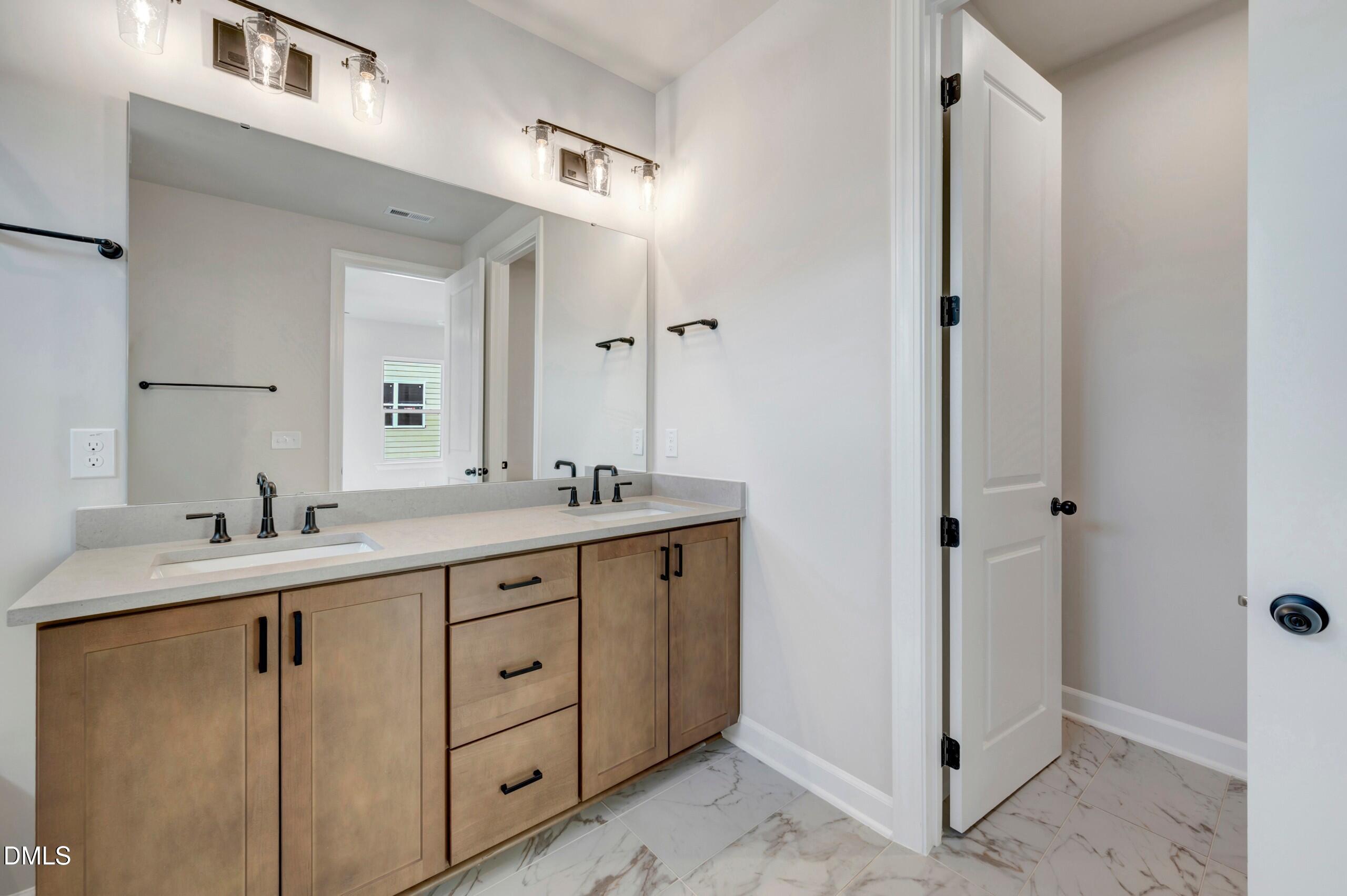 56 Wandering Way Property Photo 24
