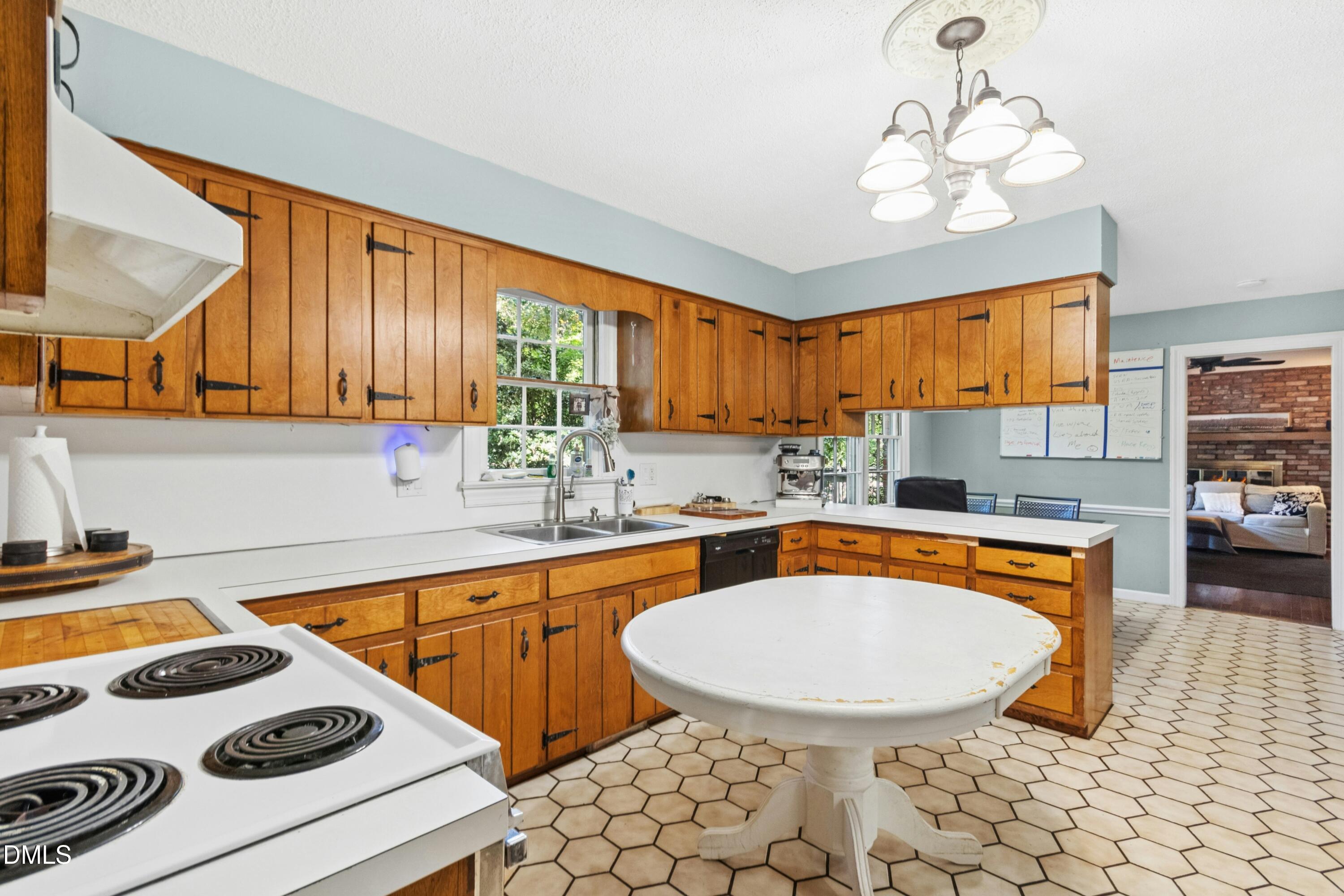 4609 Fernham Place Property Photo 4