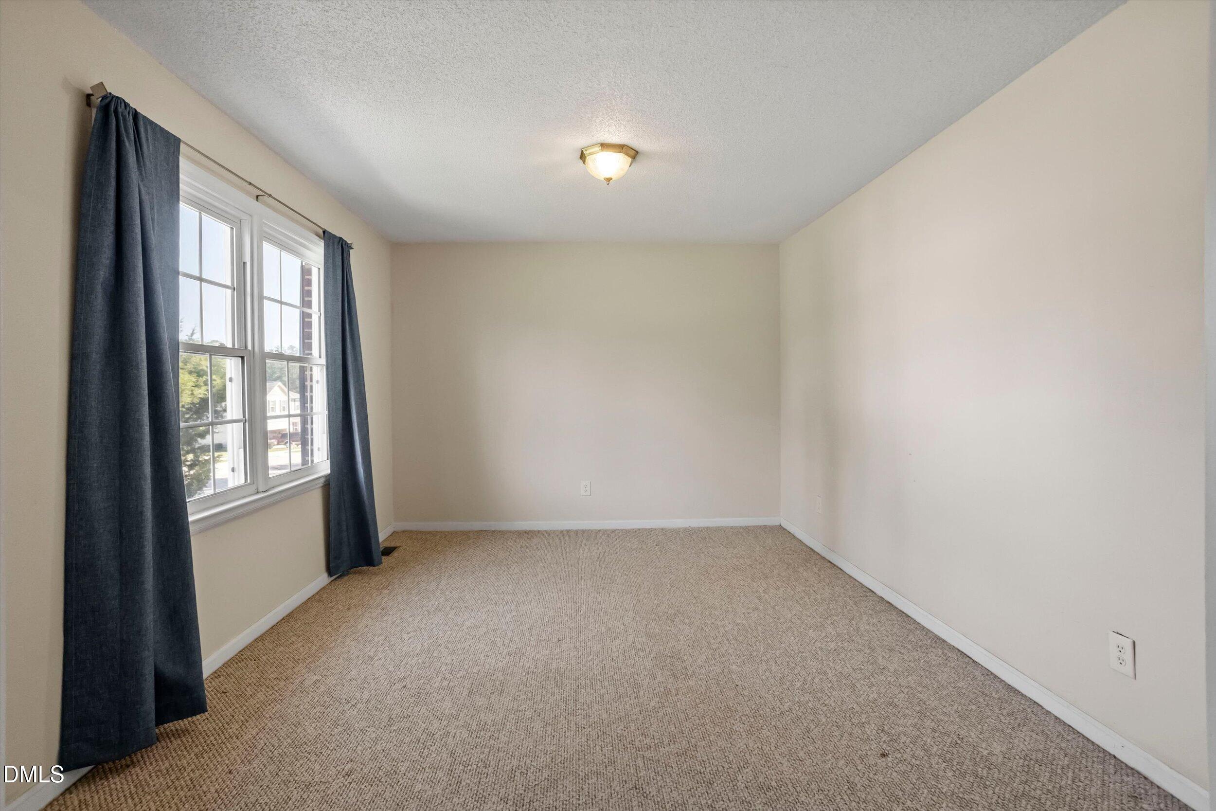 105 Stratford Drive Property Photo 4