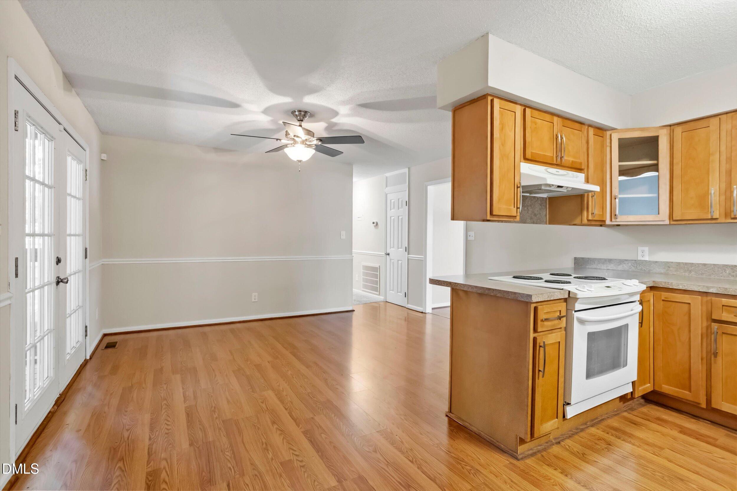 105 Stratford Drive Property Photo 10
