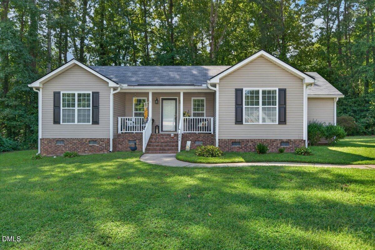 204 Simbelyn Drive Property Photo 1