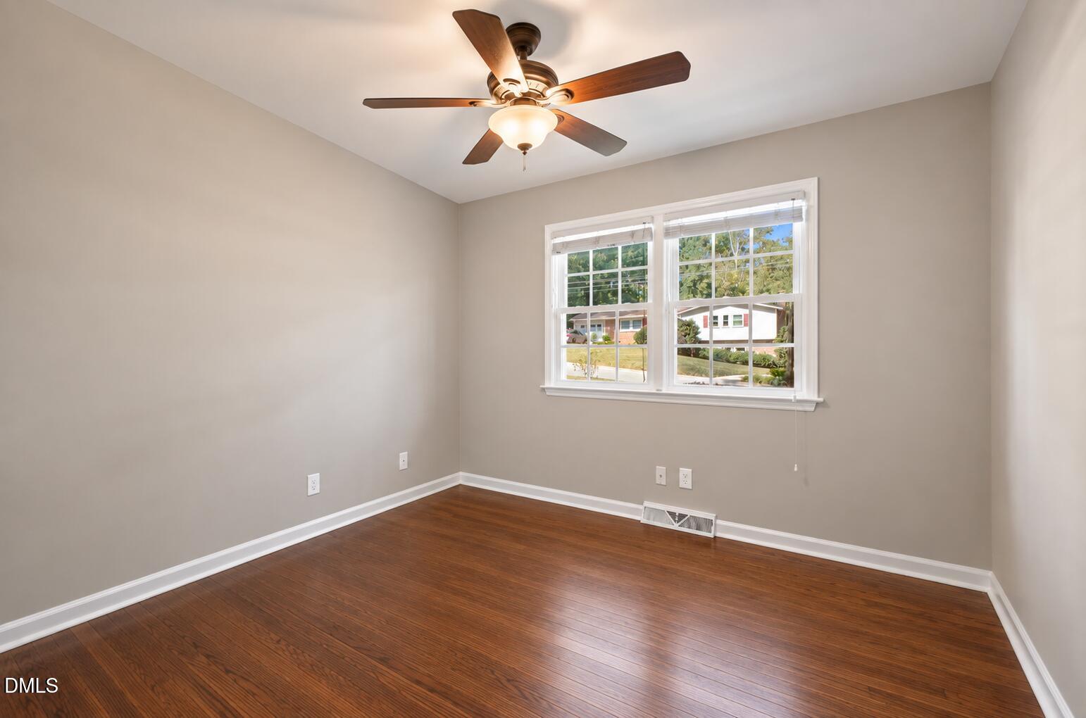 5008 N Glen Drive Property Photo 12