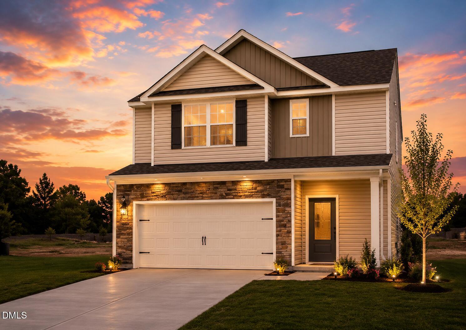 195 Symmetry Loop Property Photo 1