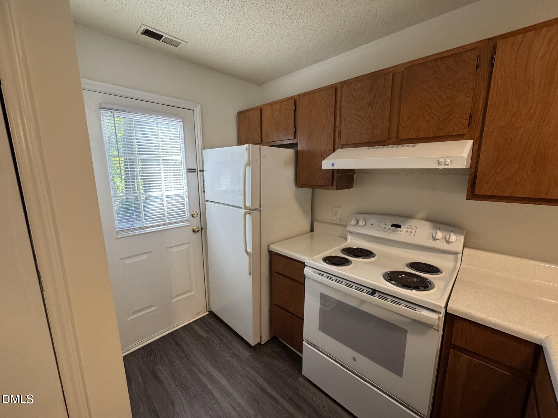 2902 Faversham Place Property Photo 7