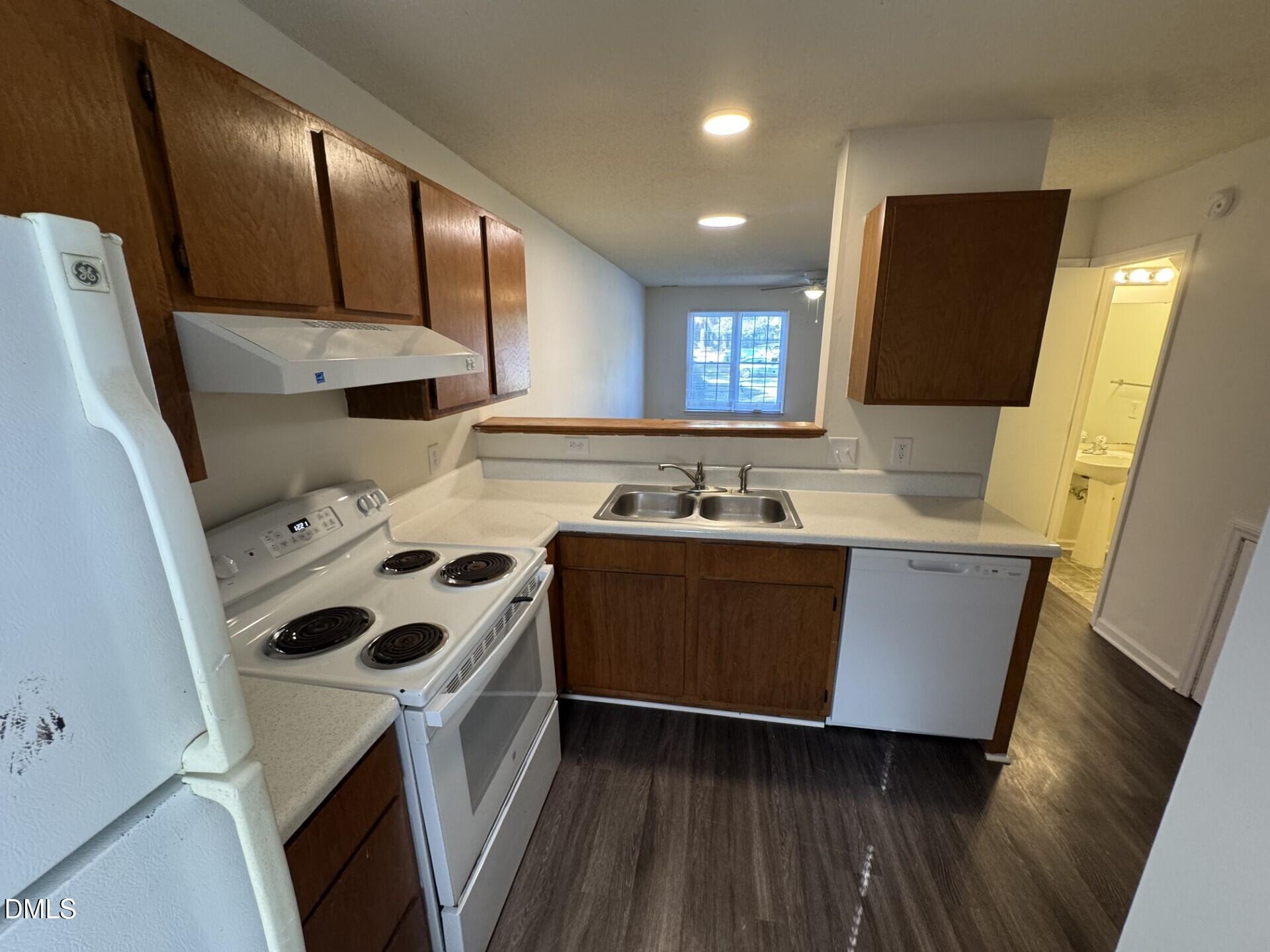 2902 Faversham Place Property Photo 8