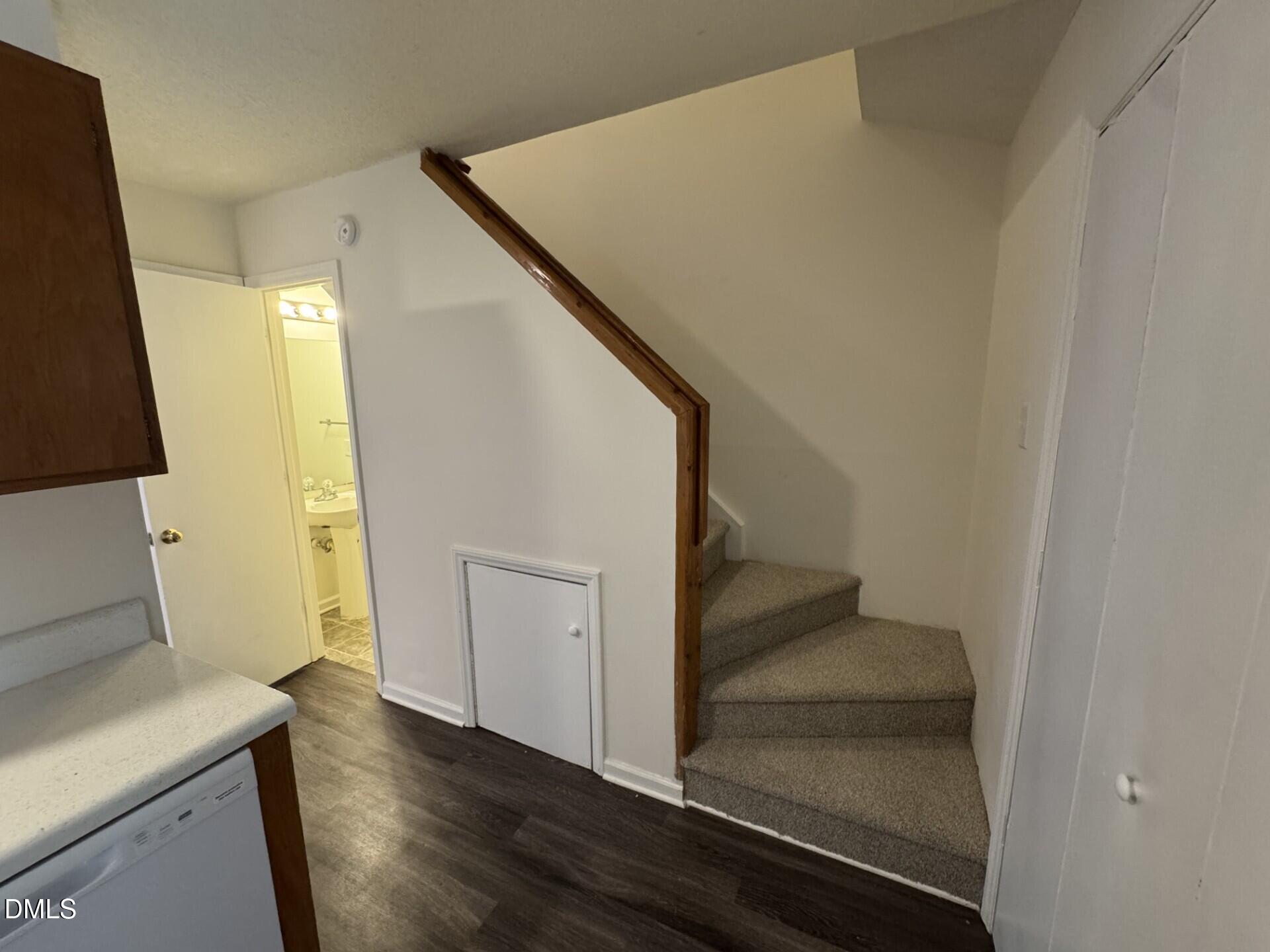 2902 Faversham Place Property Photo 9