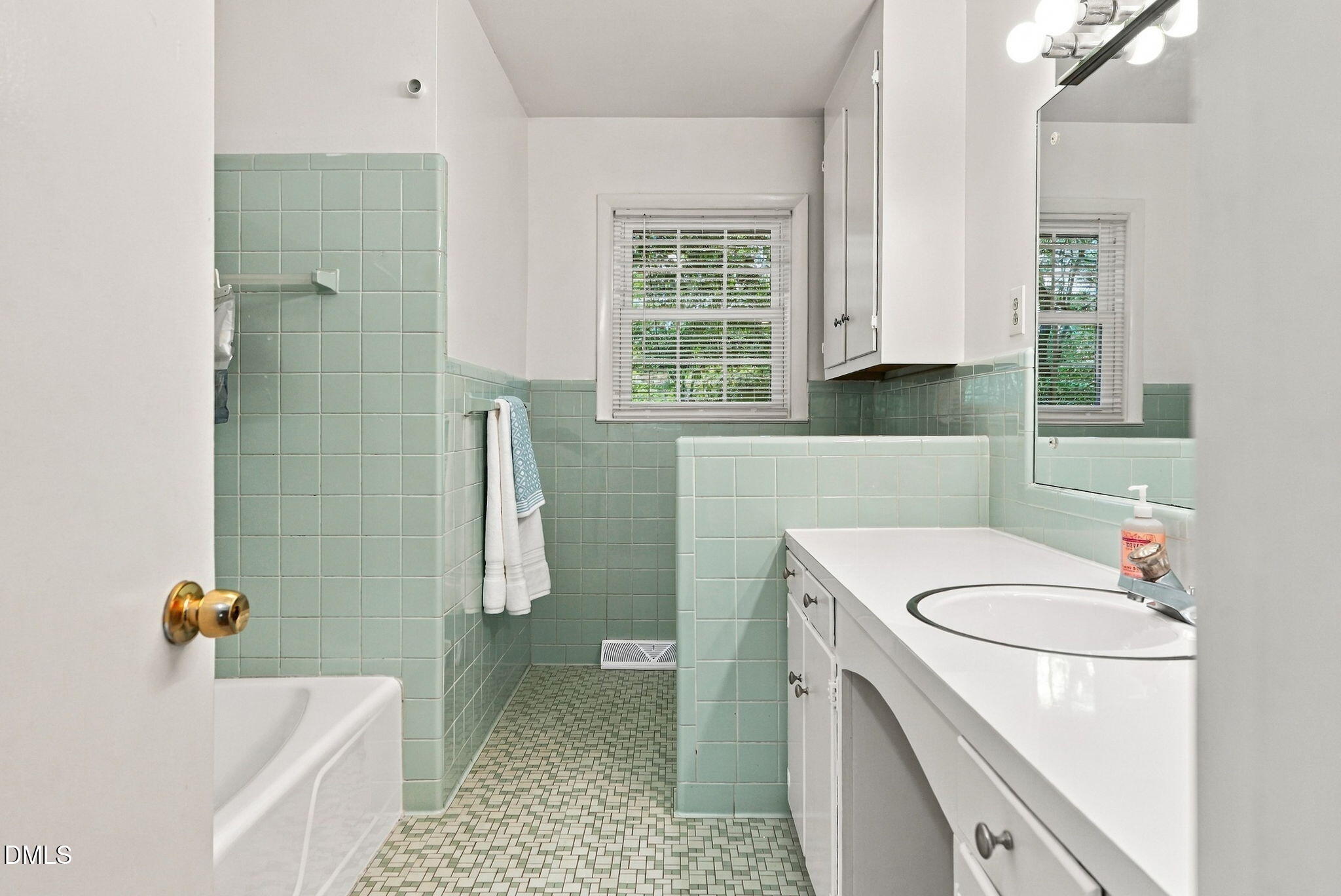 544 N Dunn Street Property Photo 23
