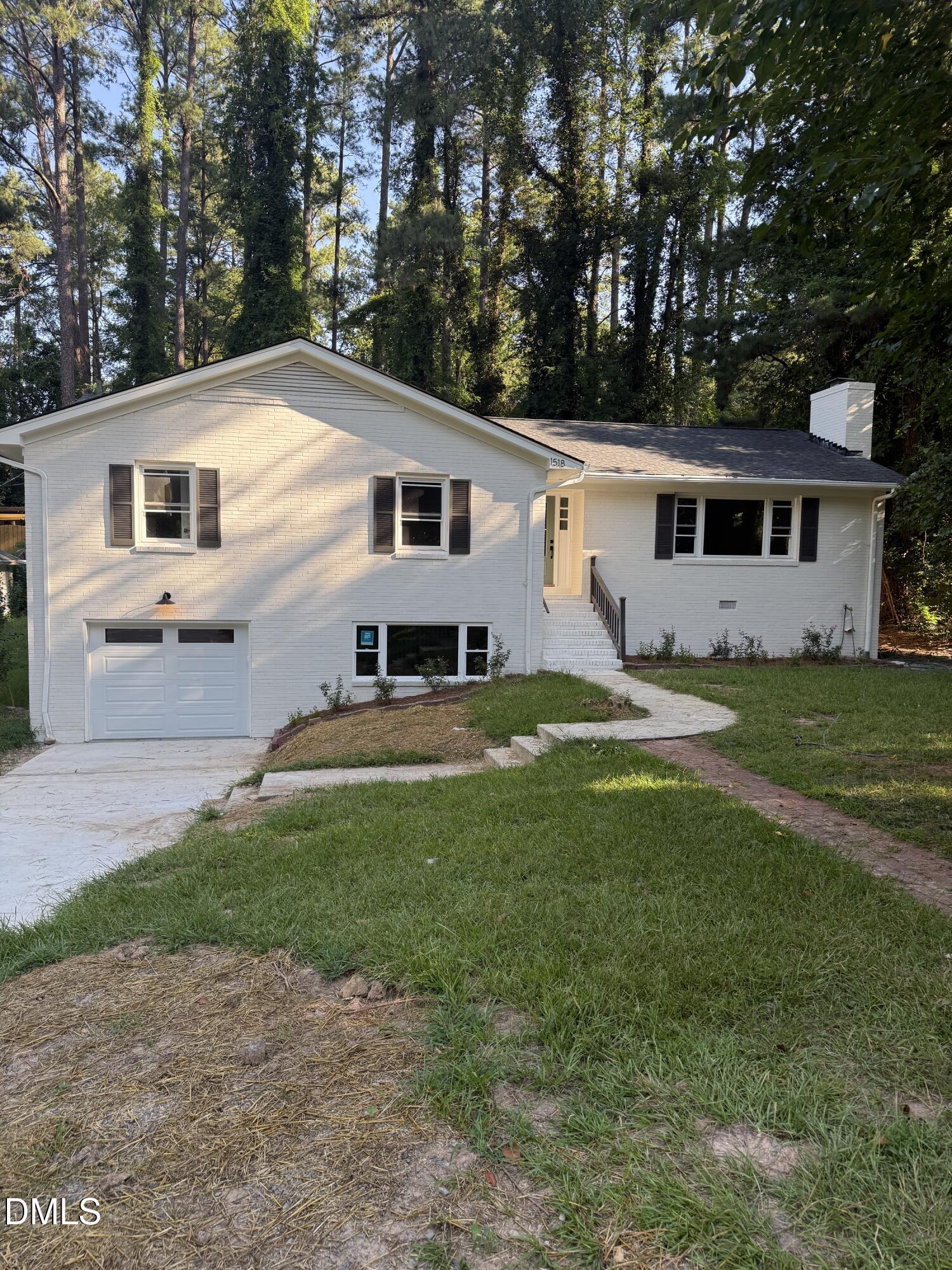 1518 Southwood Drive Property Photo 1