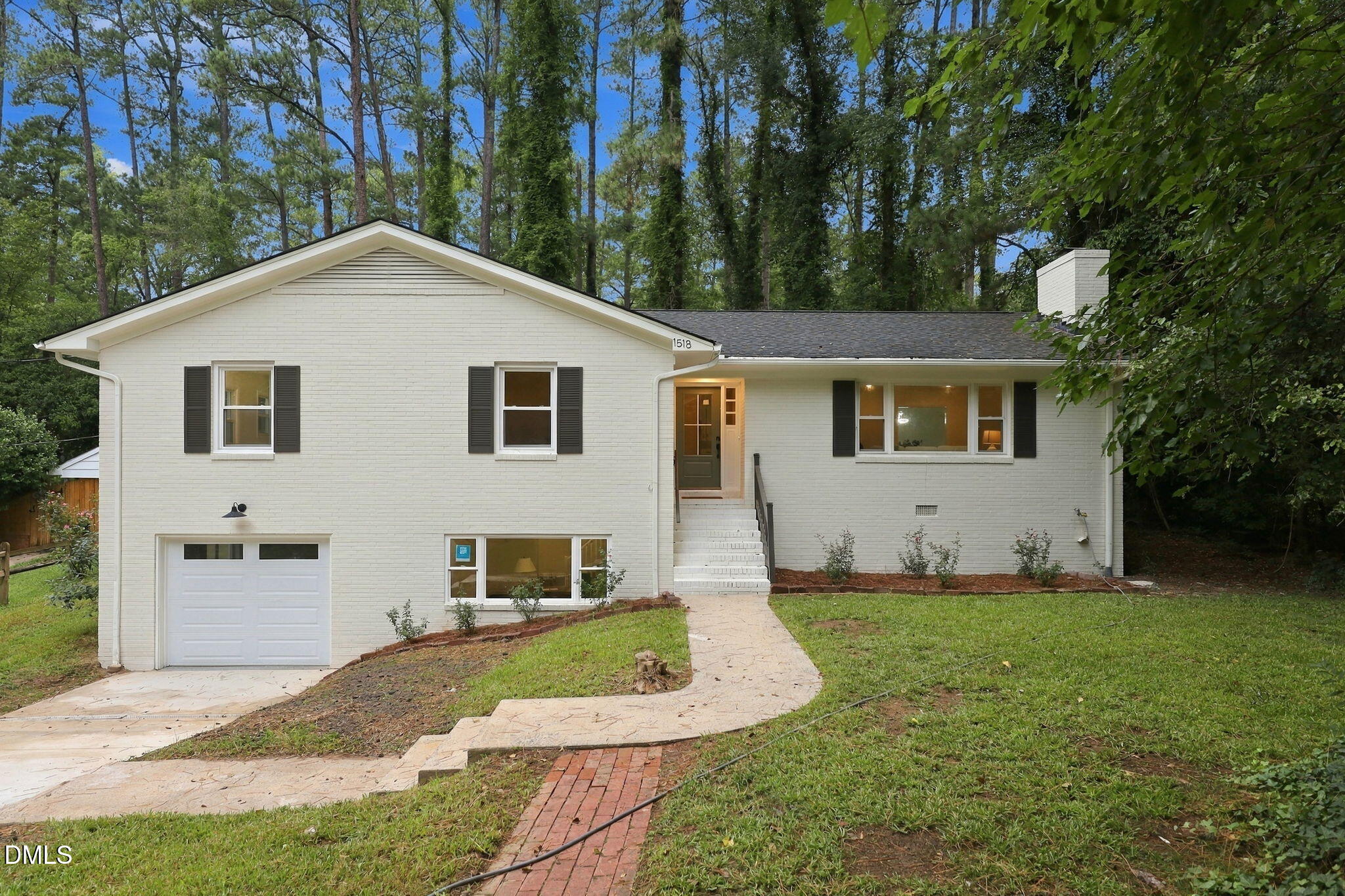 1518 Southwood Drive Property Photo 1