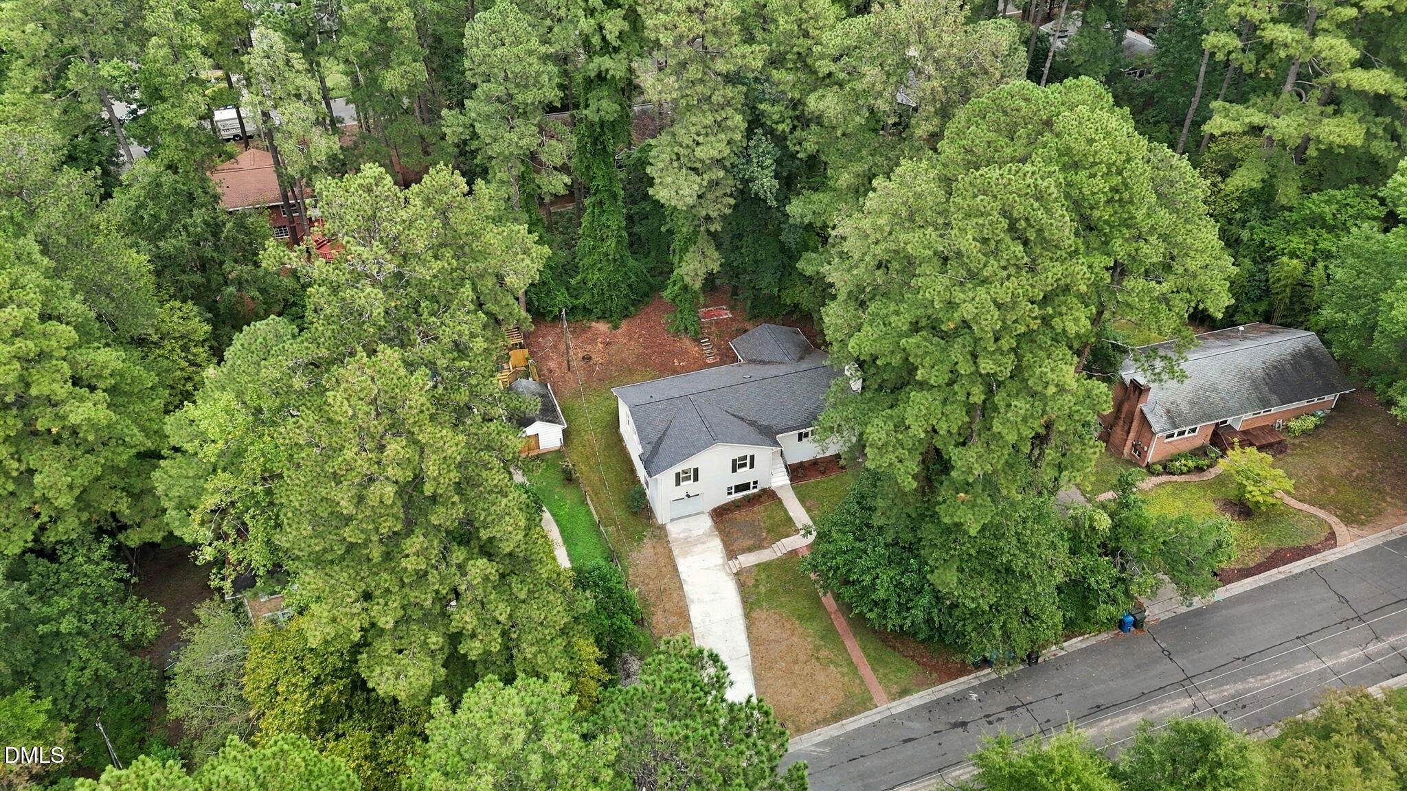1518 Southwood Drive Property Photo 2