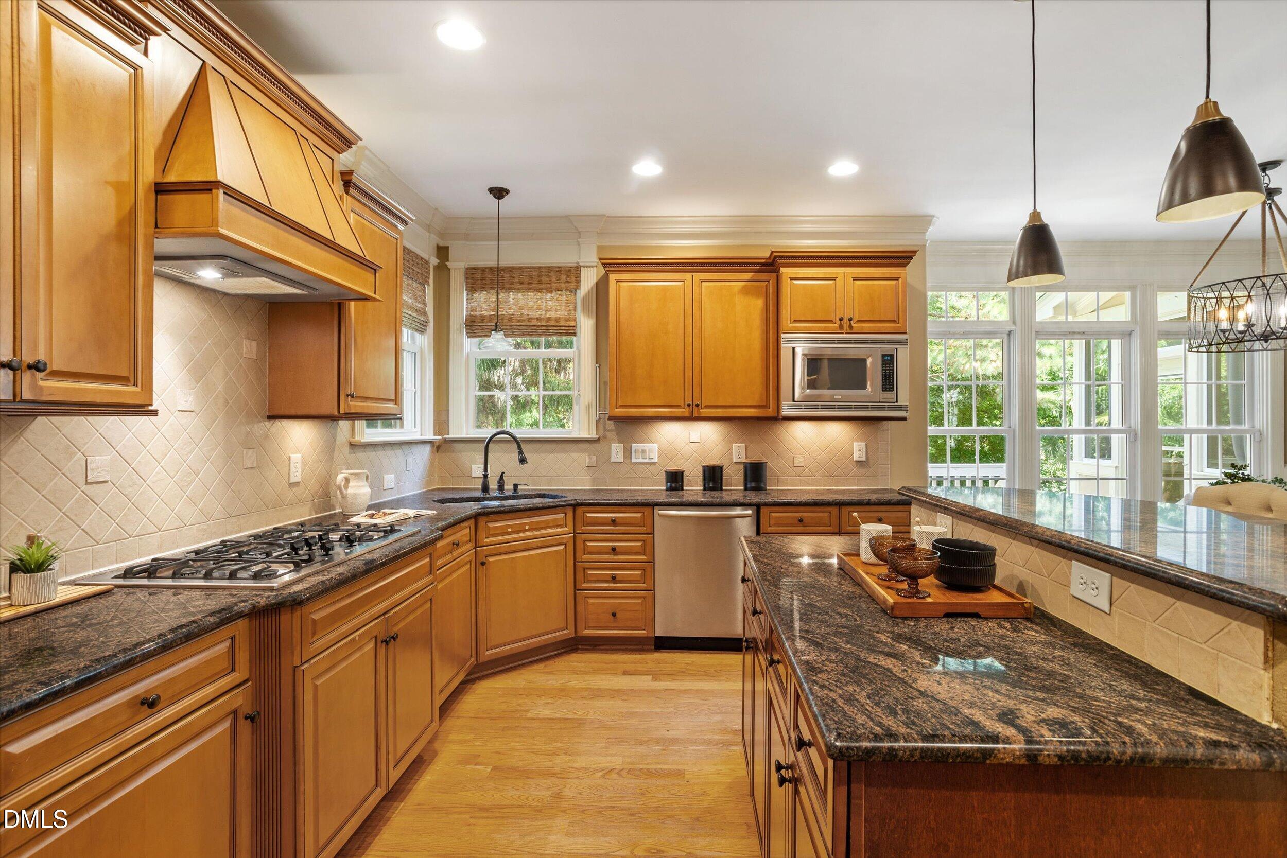 8107 Henderson Road Property Photo 18
