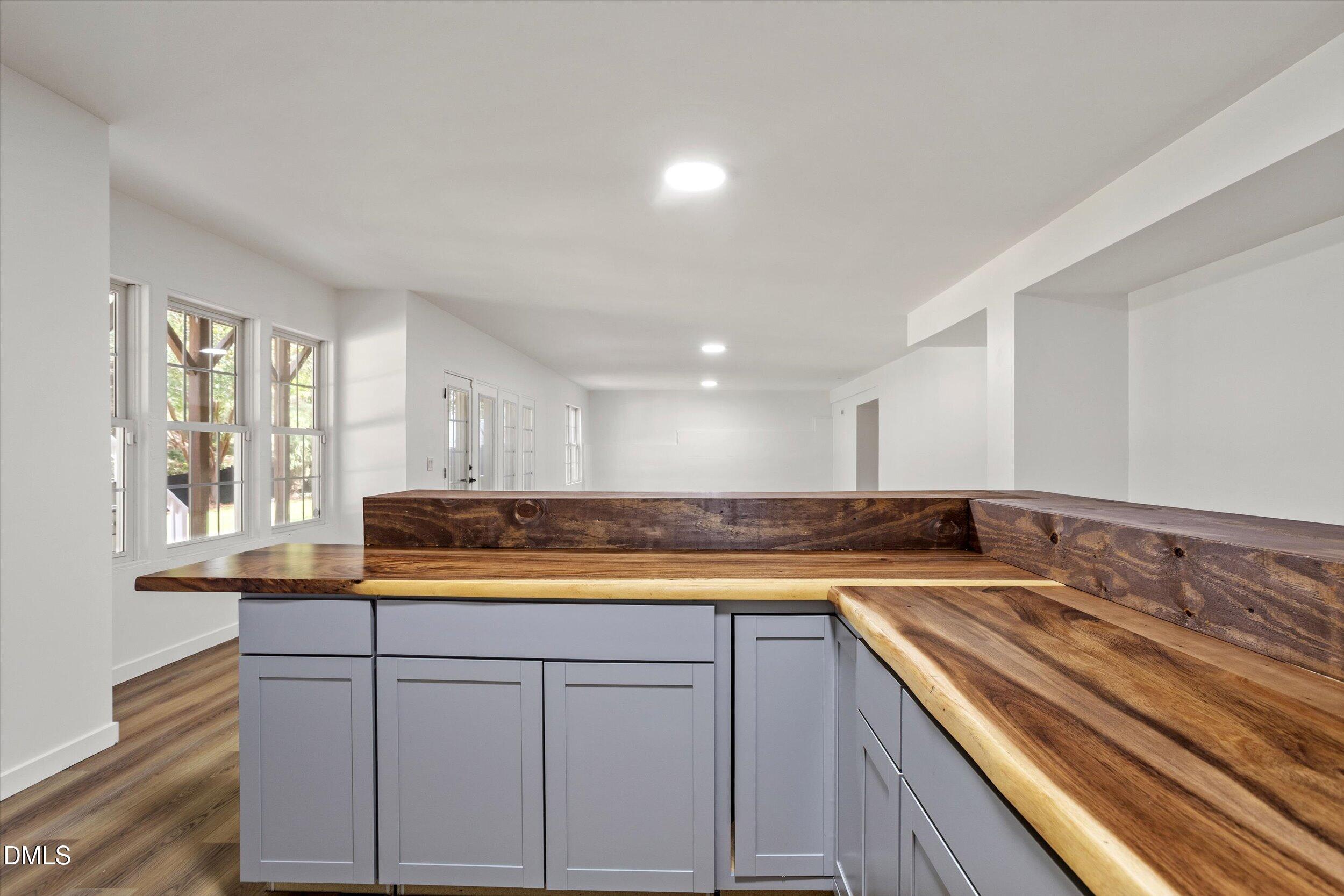 8107 Henderson Road Property Photo 54
