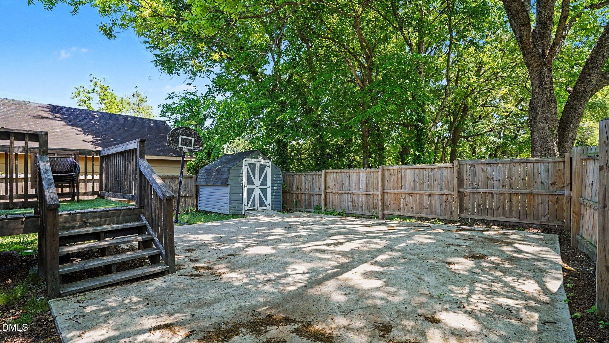 501 Apple Street Property Photo 32