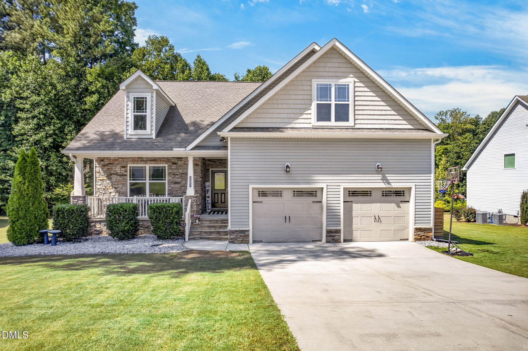 207 Laurel Oaks Drive Property Photo 1