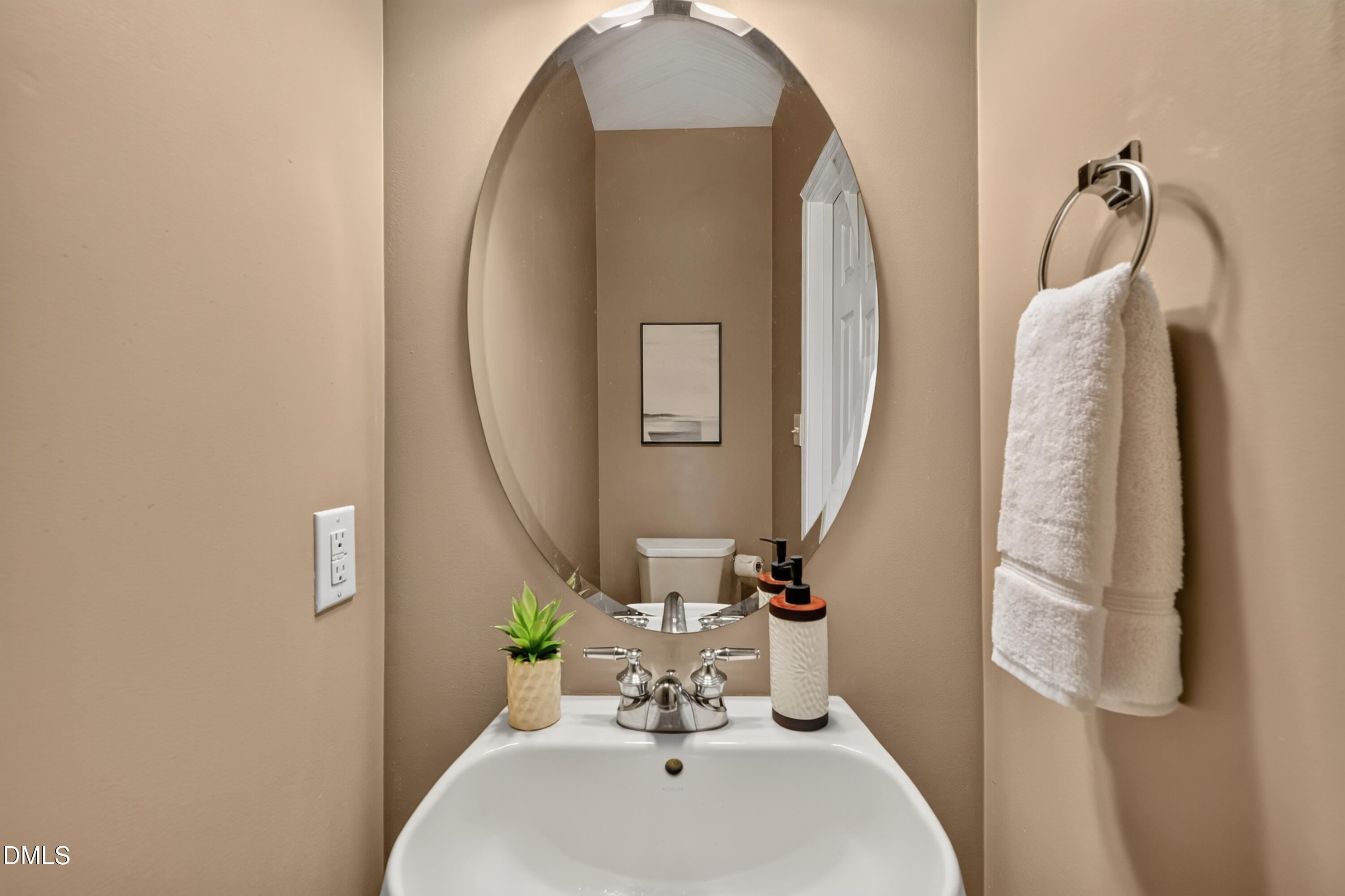 5203 Kemmont Drive Property Photo 15