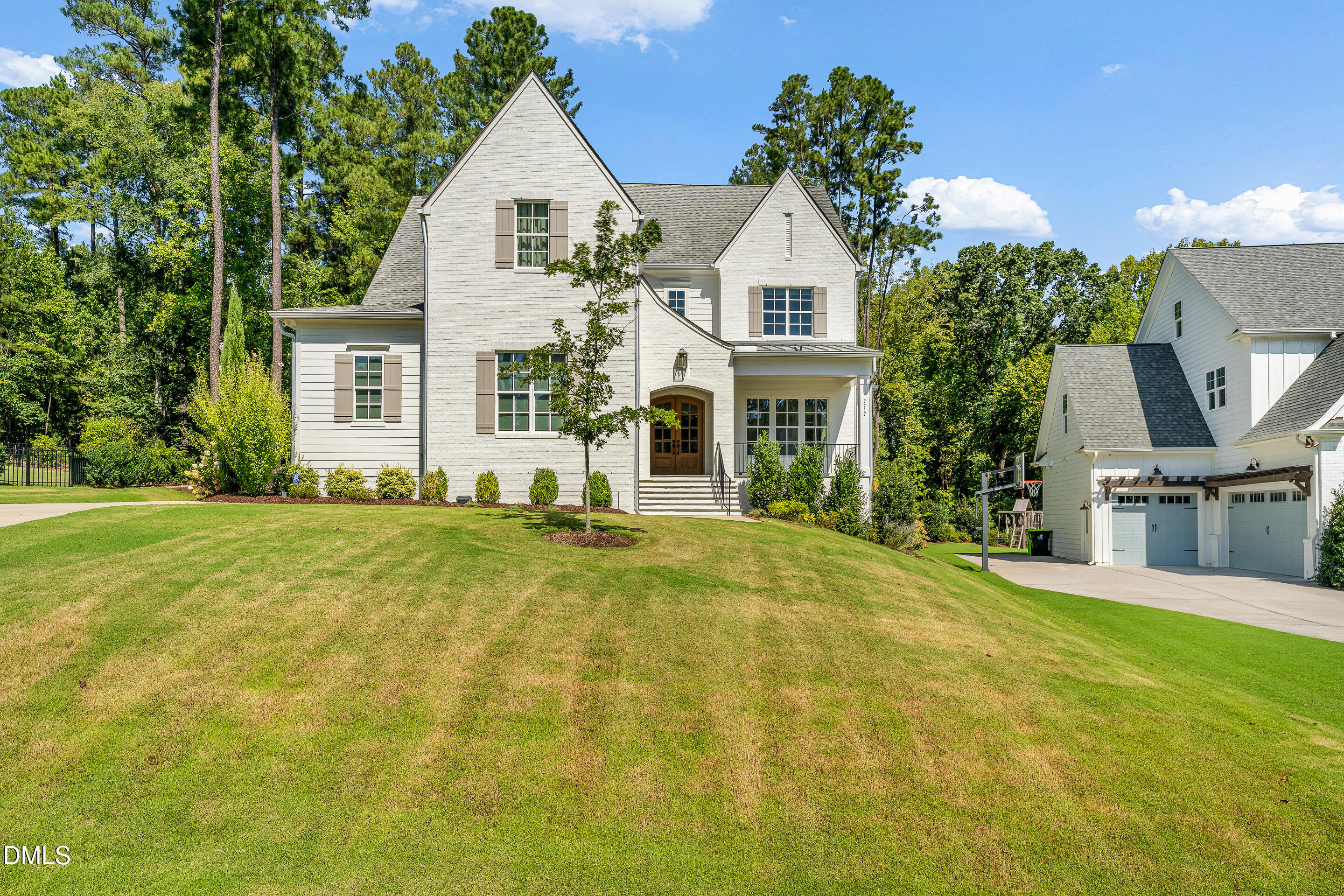 7717 Dover Hills Drive Property Photo 2
