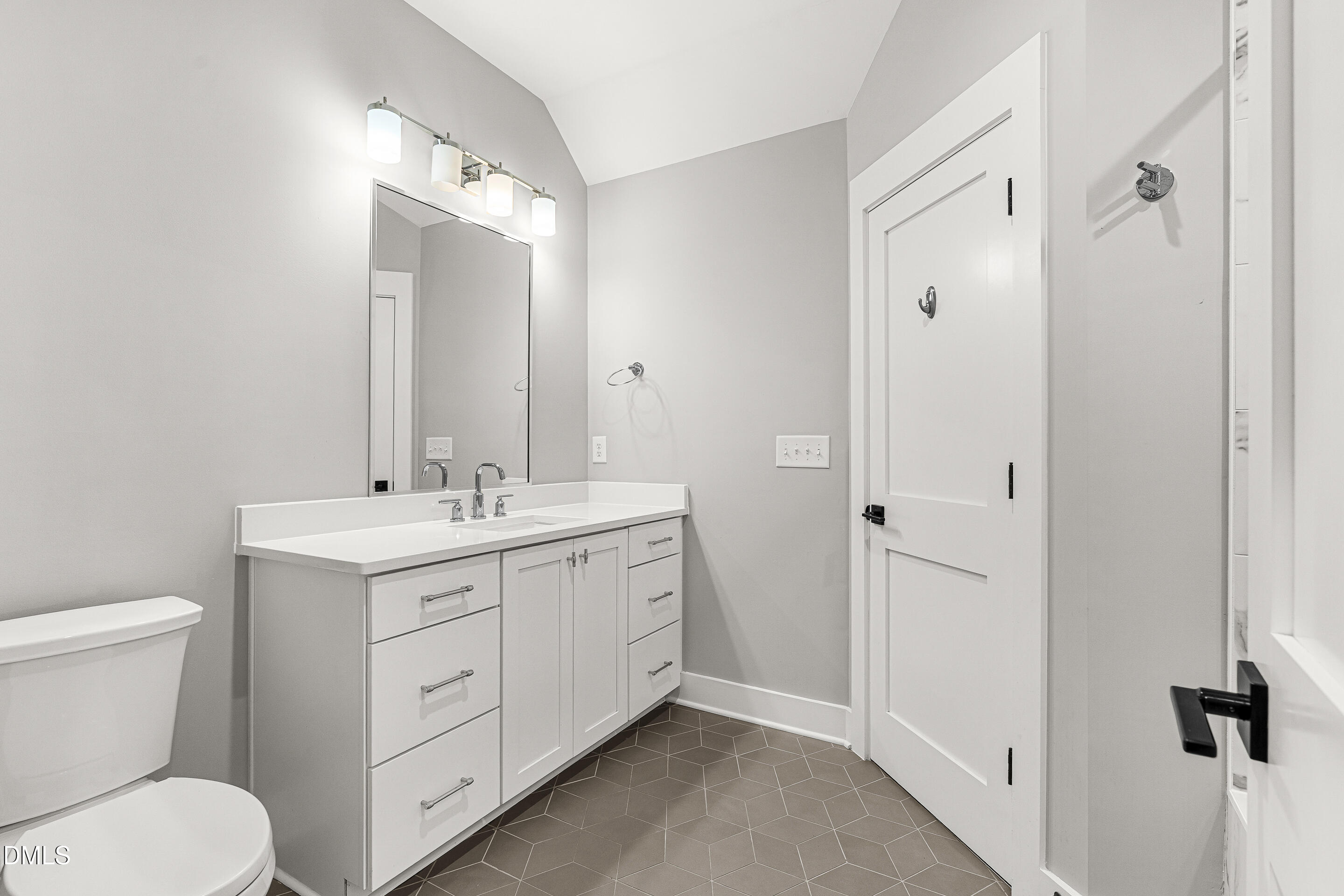7717 Dover Hills Drive Property Photo 42