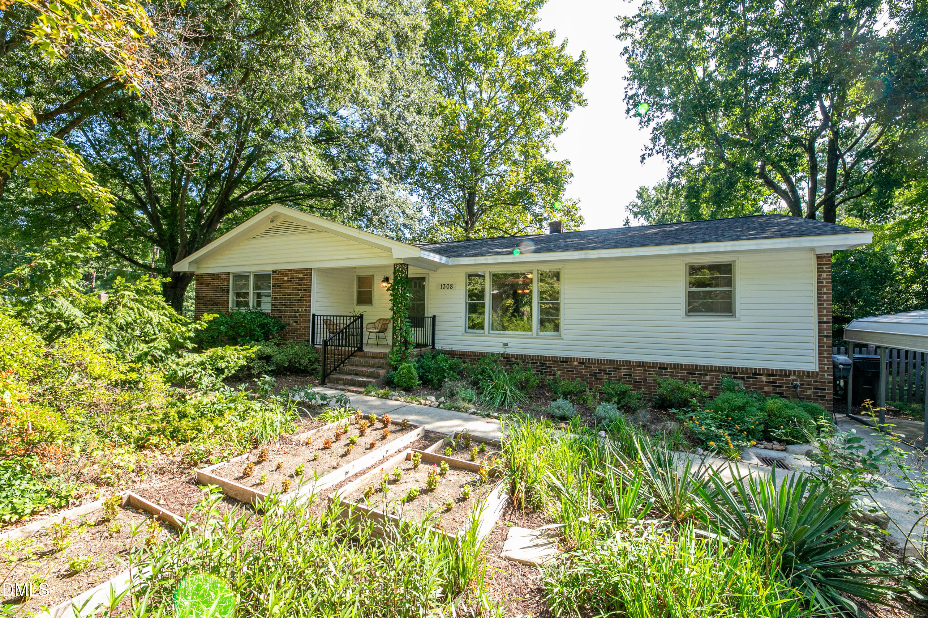 1308 Azalea Drive Property Photo 1