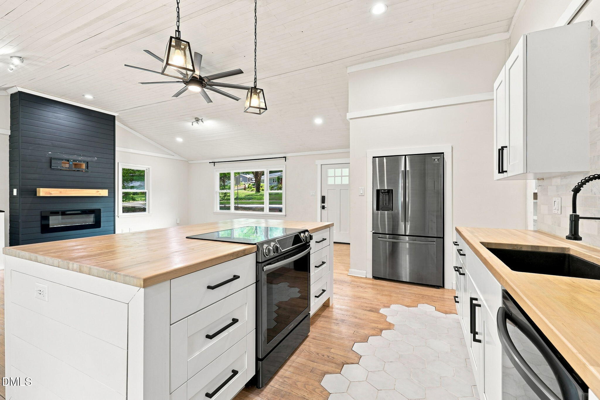 3108 Brentwood Road Property Photo 5