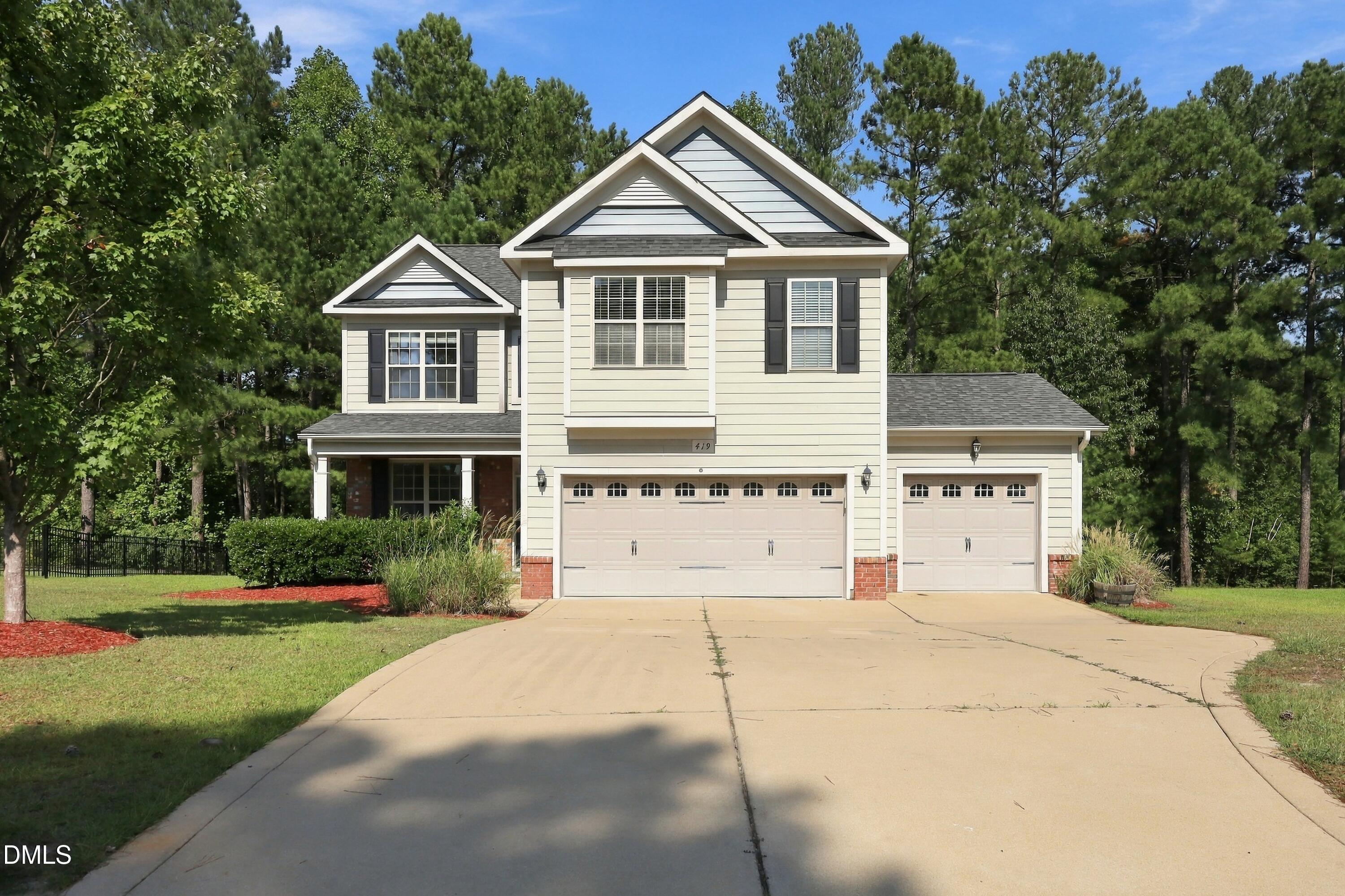 419 Rolling Pines Drive Property Photo 1