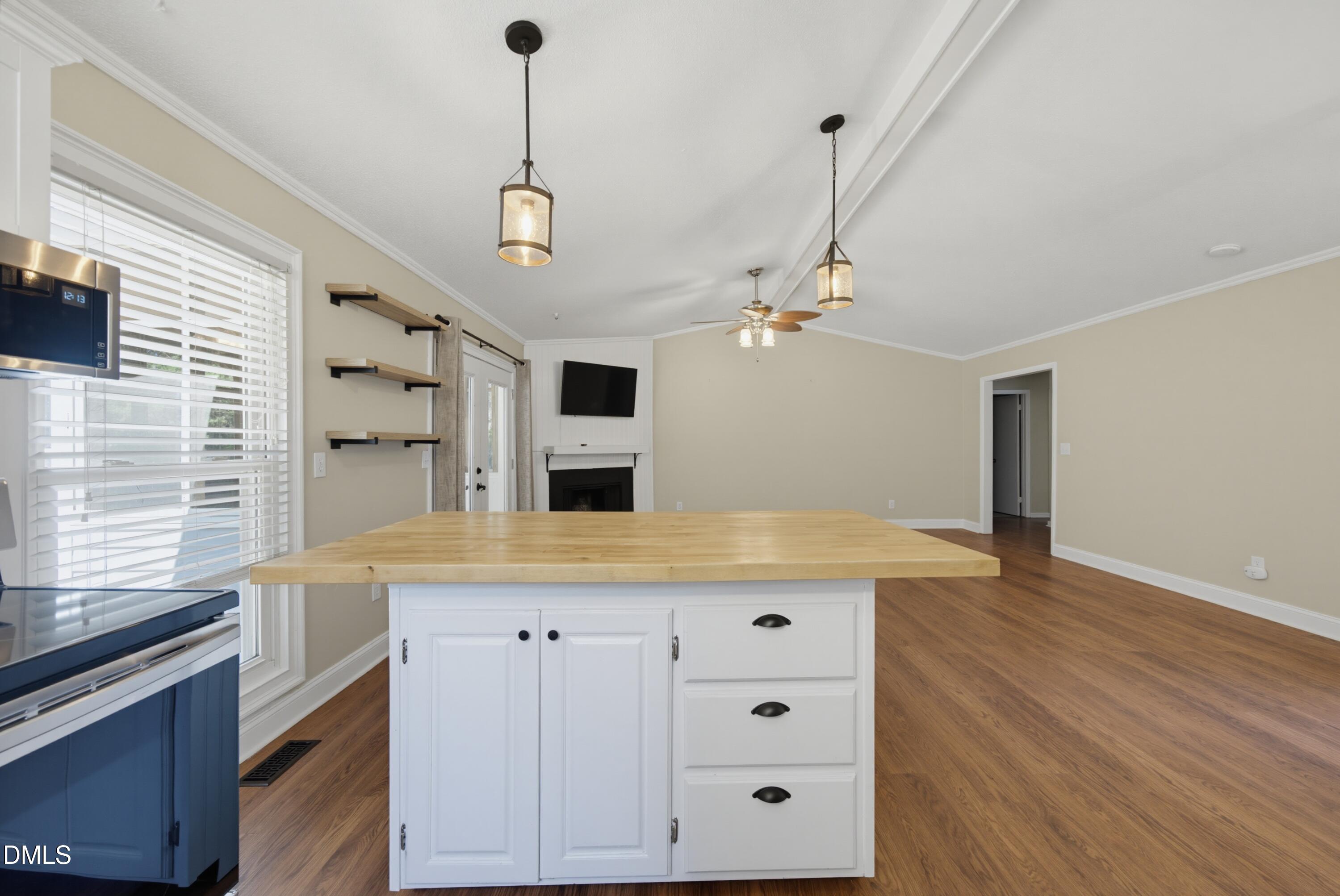 1106 Broadford Drive Property Photo 3