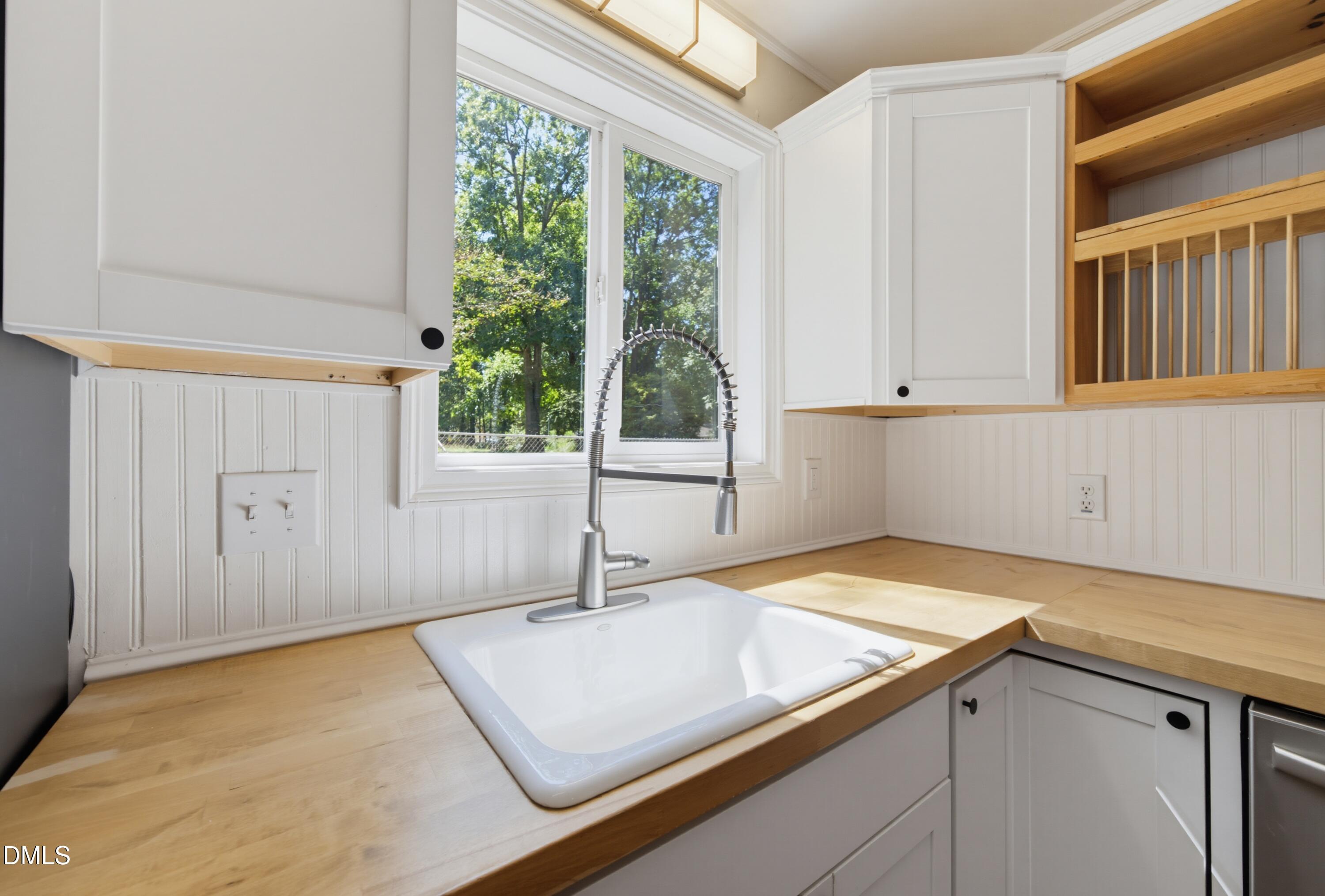 1106 Broadford Drive Property Photo 4