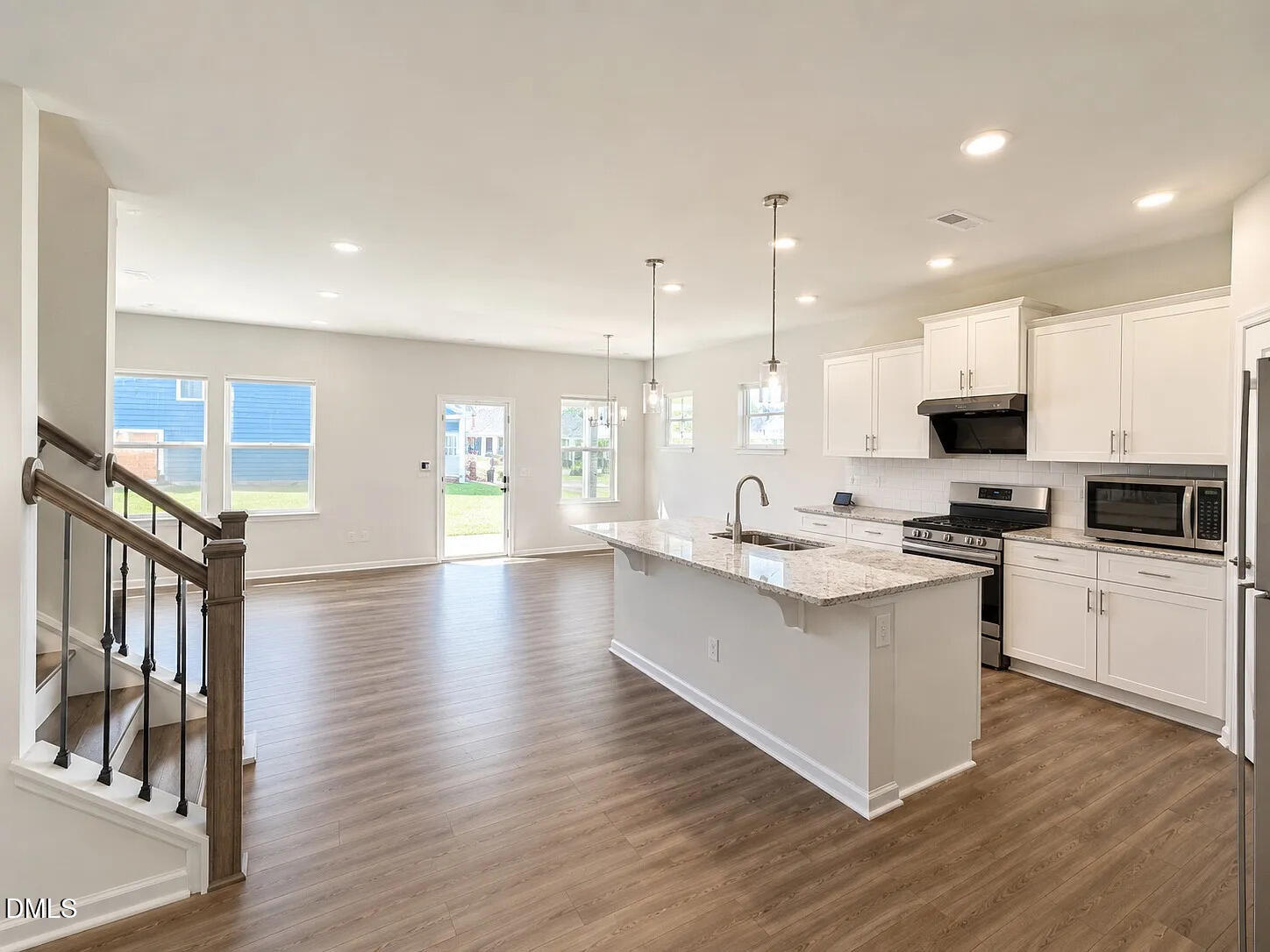 104 Fair Isle Court Property Photo 3