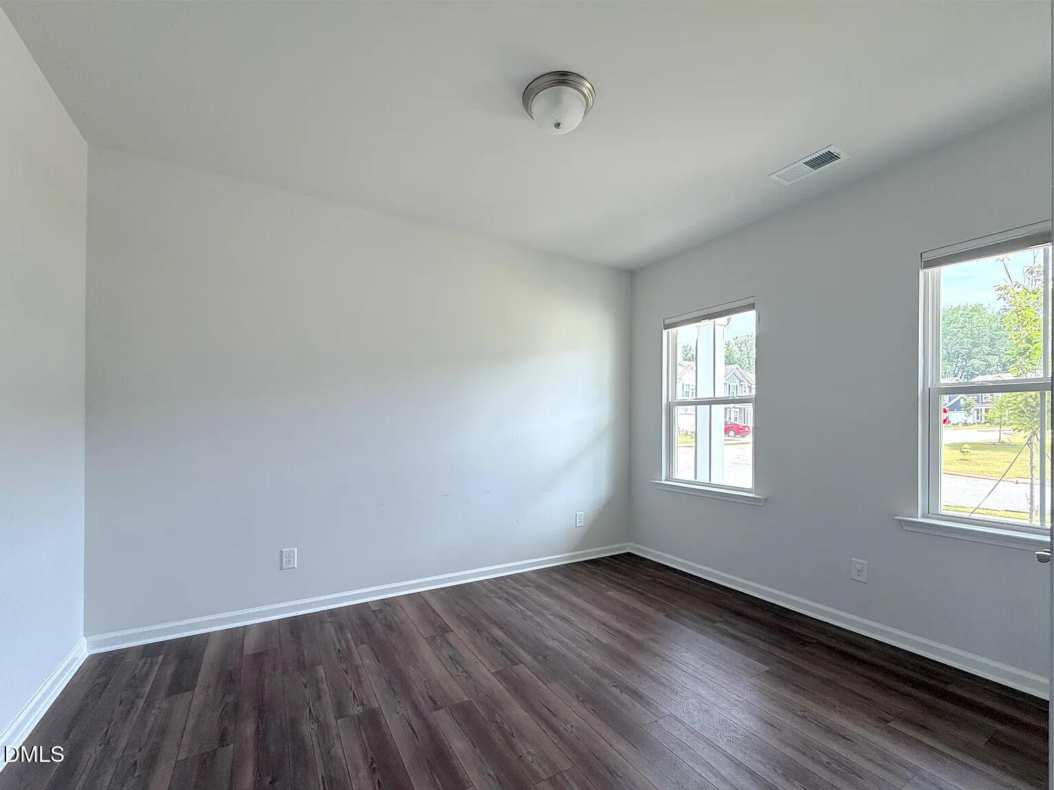 104 Fair Isle Court Property Photo 8