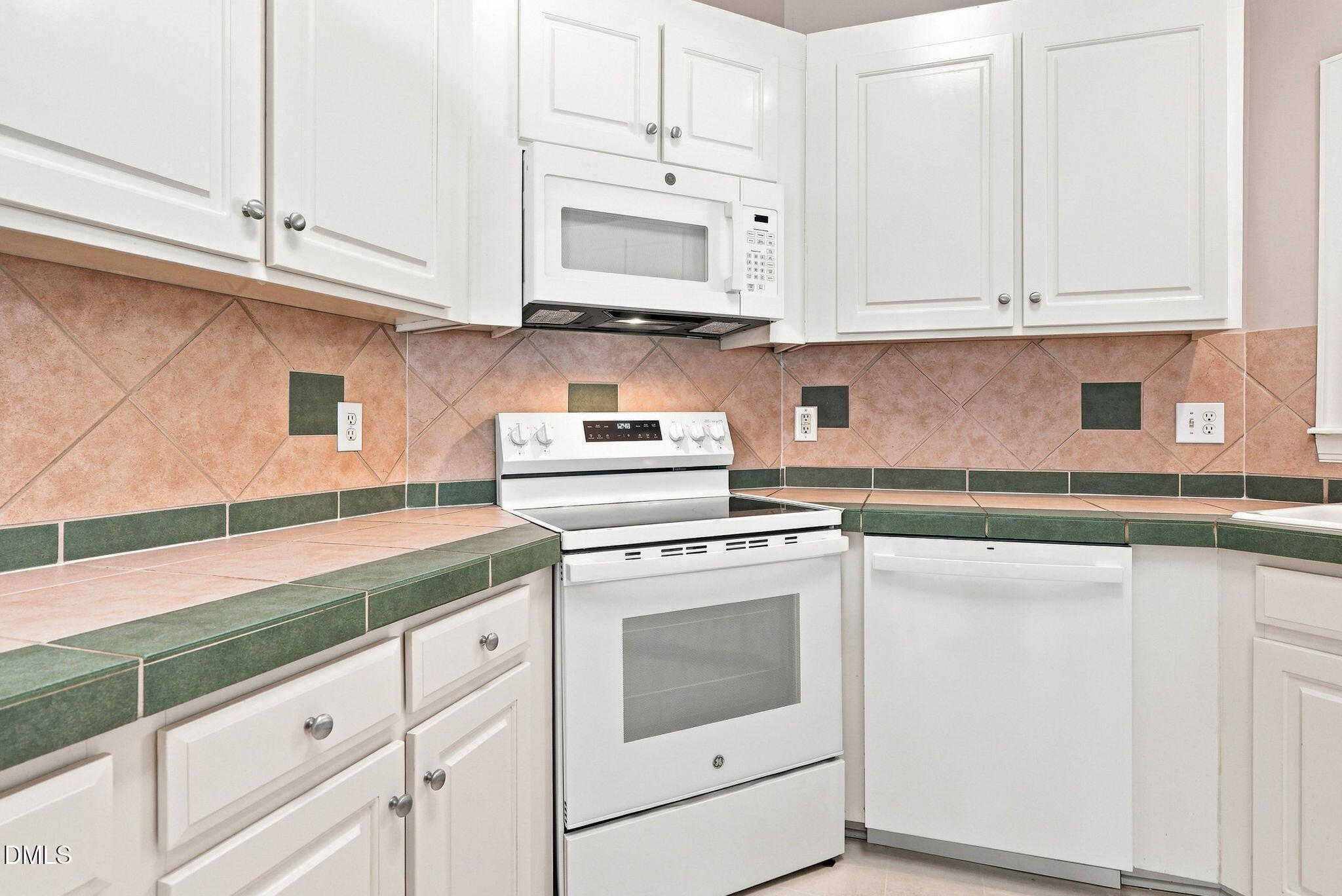 7409 Ivy League Lane Property Photo 9