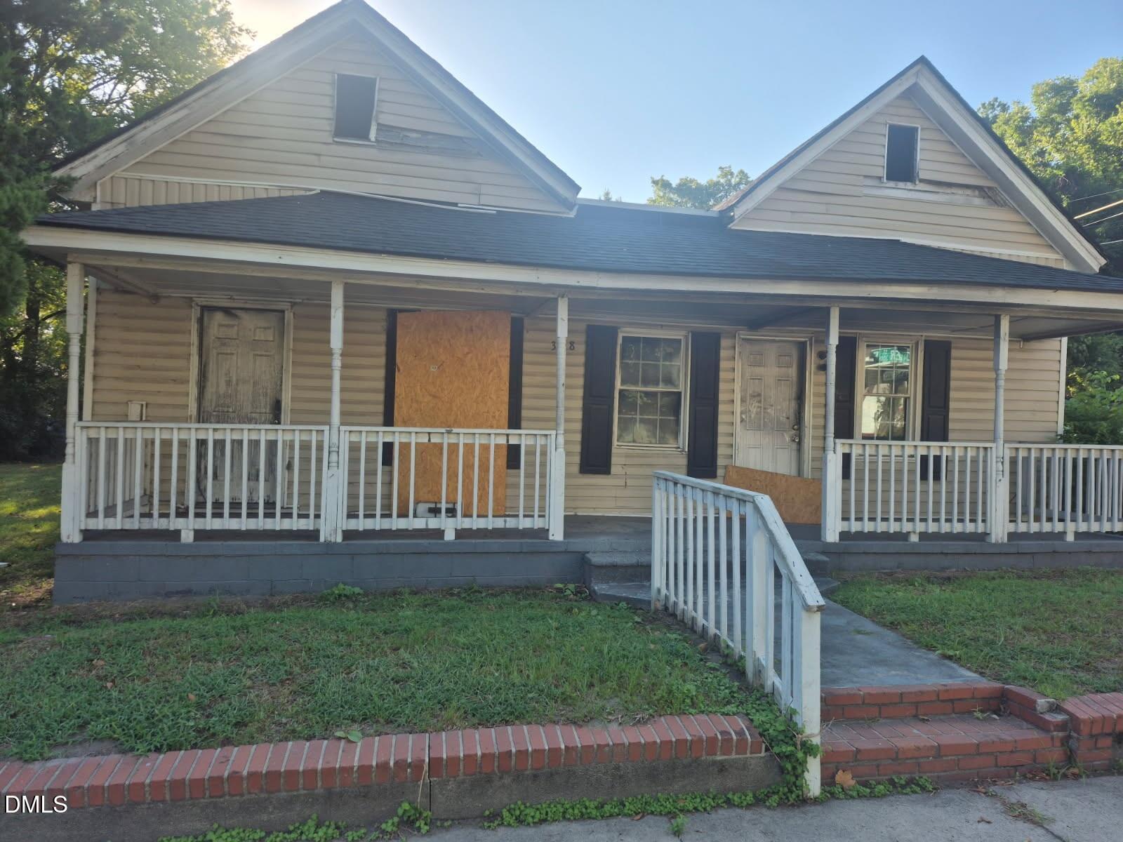 308 Pender Street E Property Photo 1