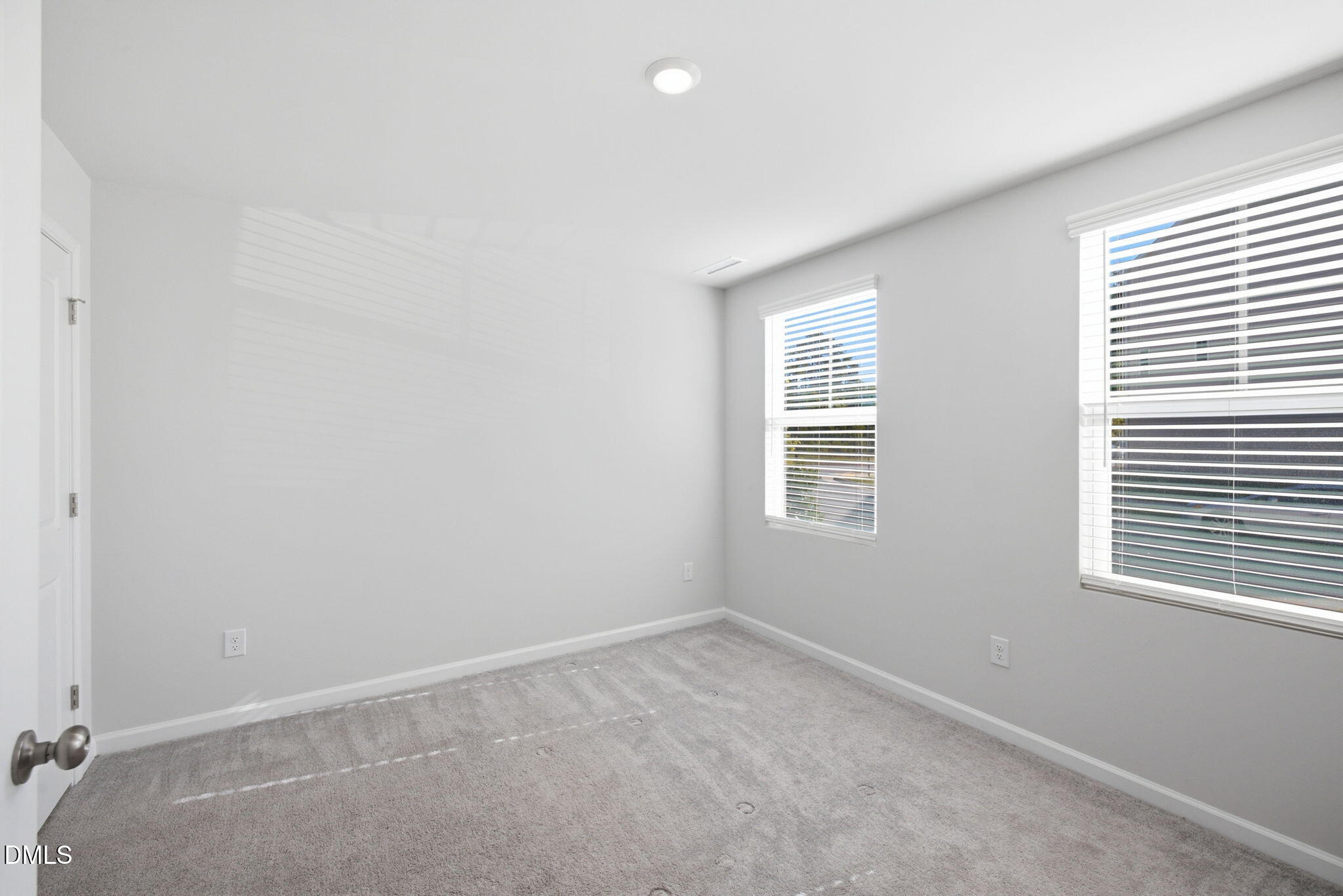 1011 Hemlock Cone Way Property Photo 6