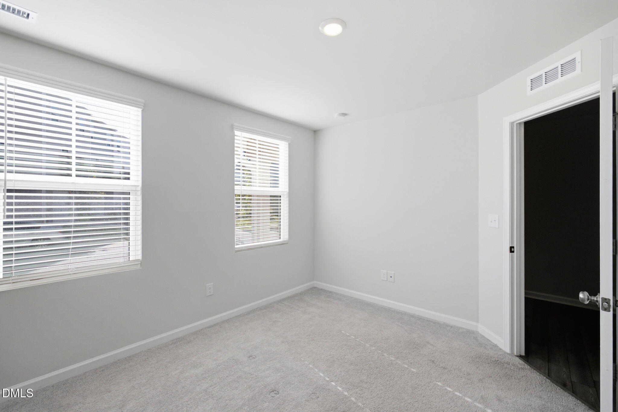 1011 Hemlock Cone Way Property Photo 7