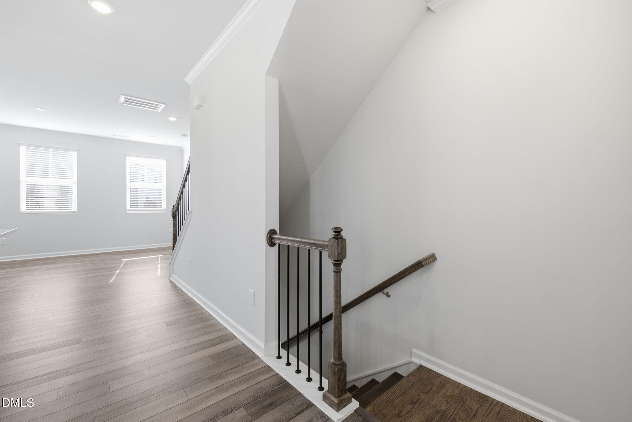 1011 Hemlock Cone Way Property Photo 9