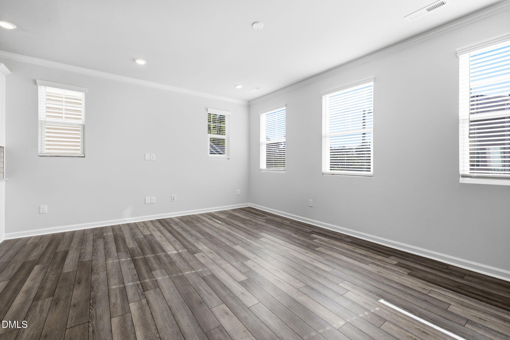 1011 Hemlock Cone Way Property Photo 13