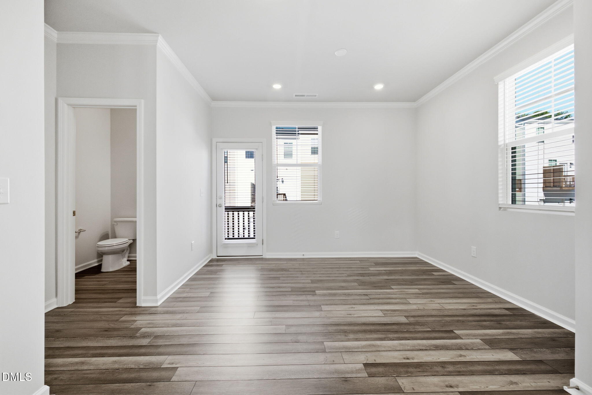 1011 Hemlock Cone Way Property Photo 14