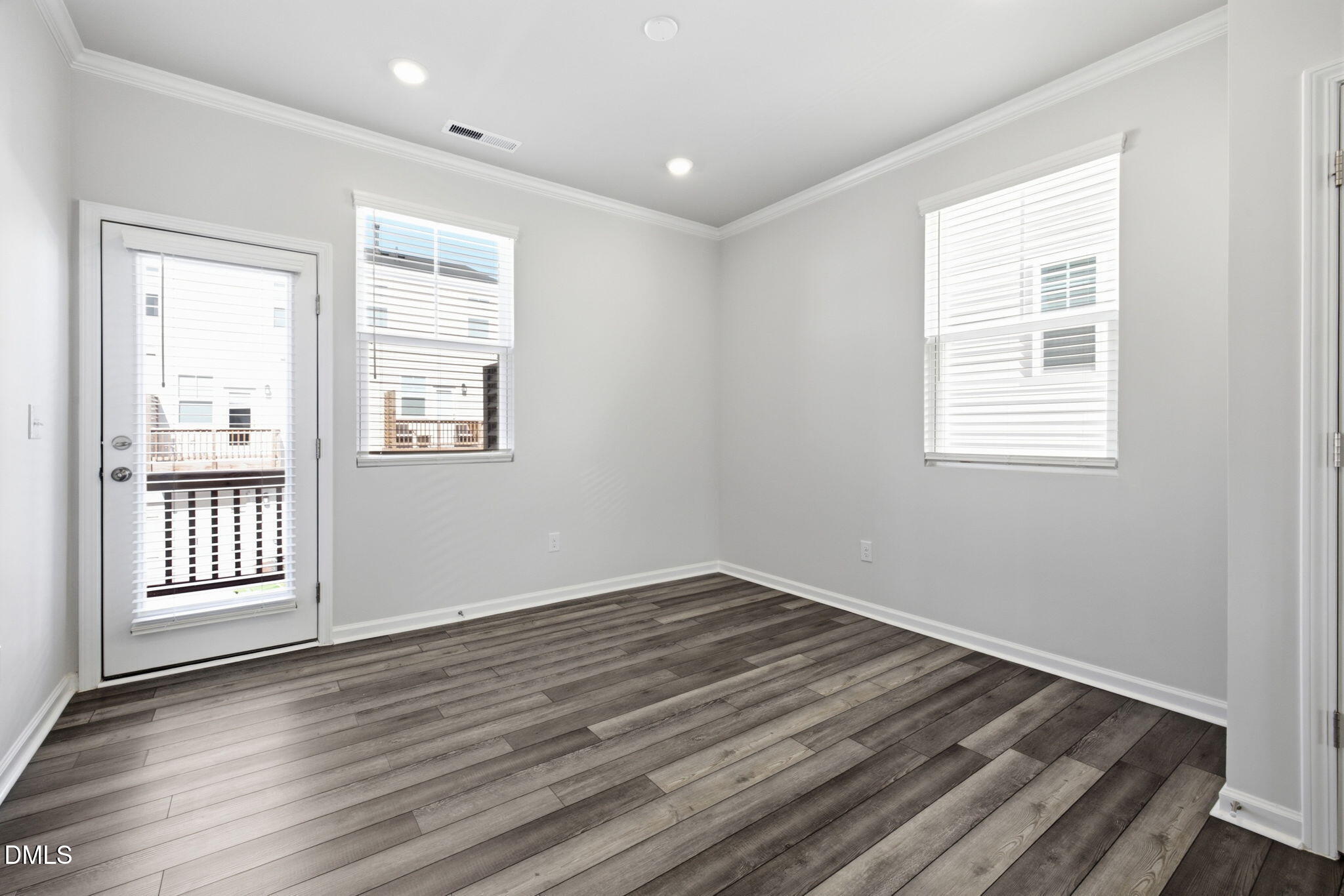 1011 Hemlock Cone Way Property Photo 15