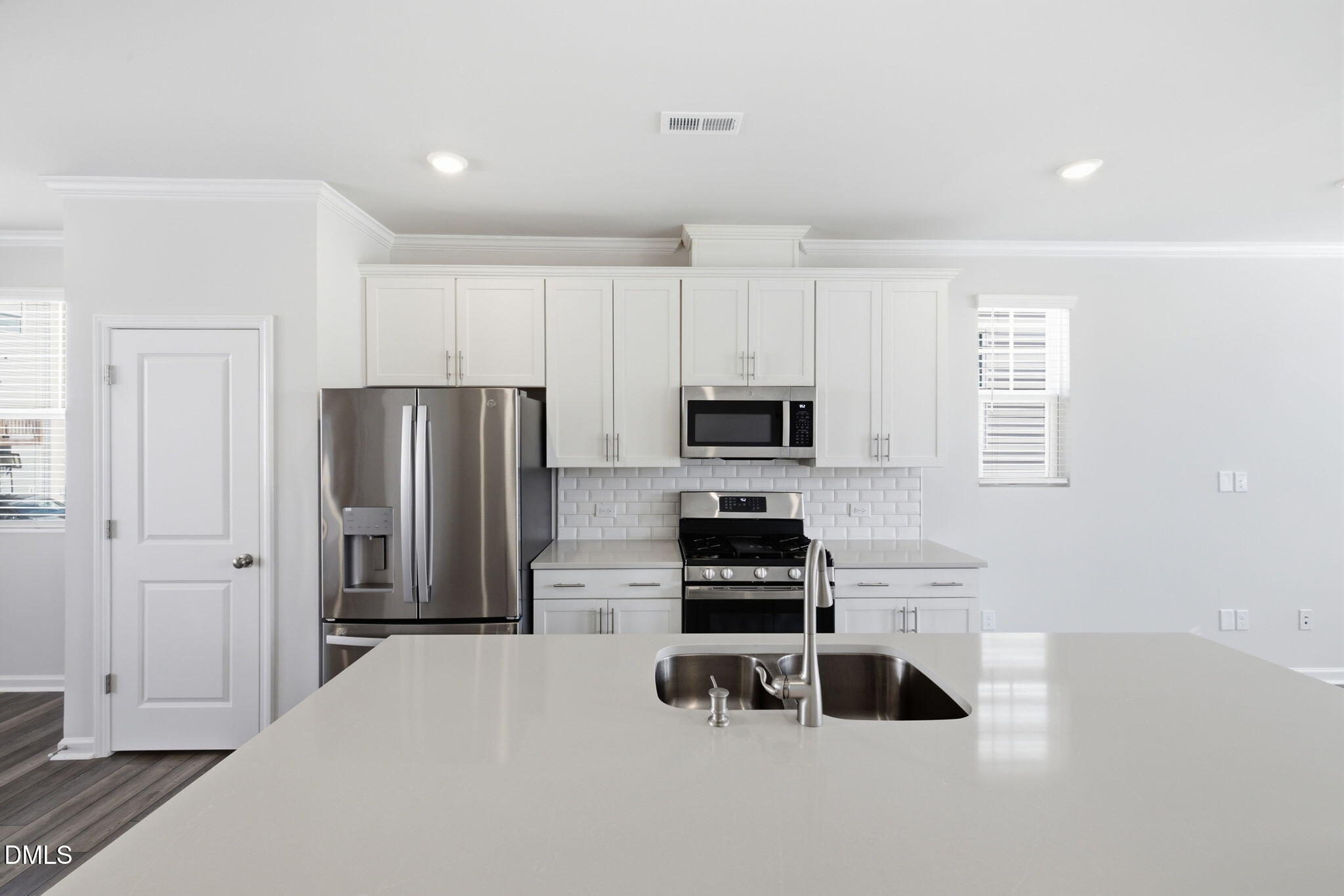 1011 Hemlock Cone Way Property Photo 18