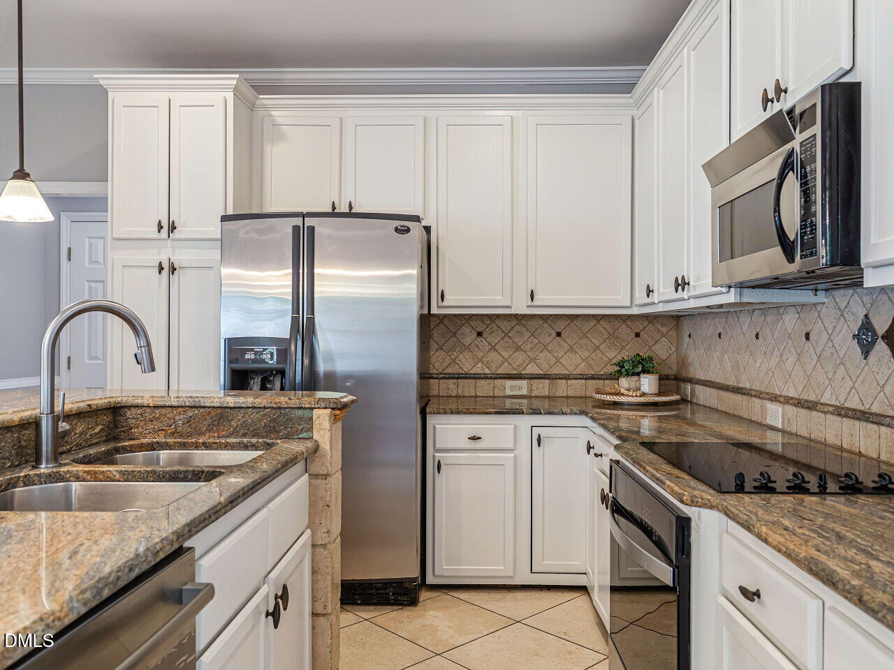 217 Ravenstone Drive Property Photo 11
