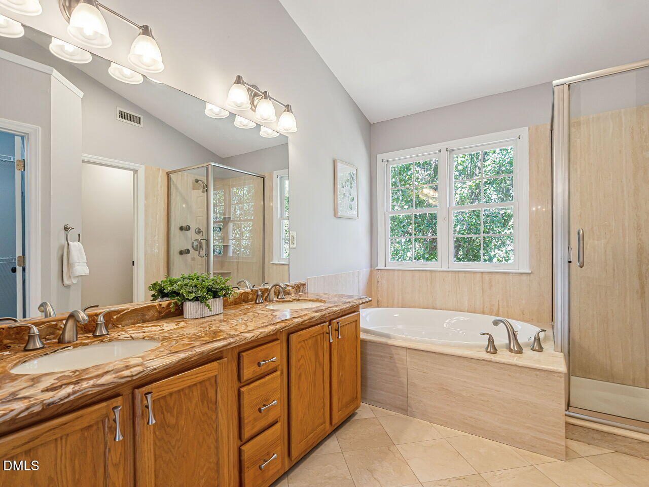 217 Ravenstone Drive Property Photo 26