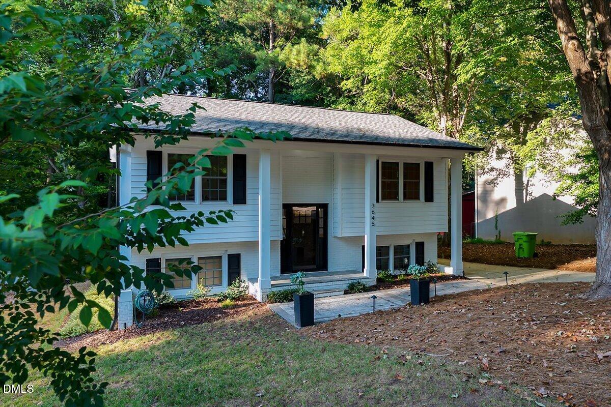7645 Summerglen Drive Property Photo 1