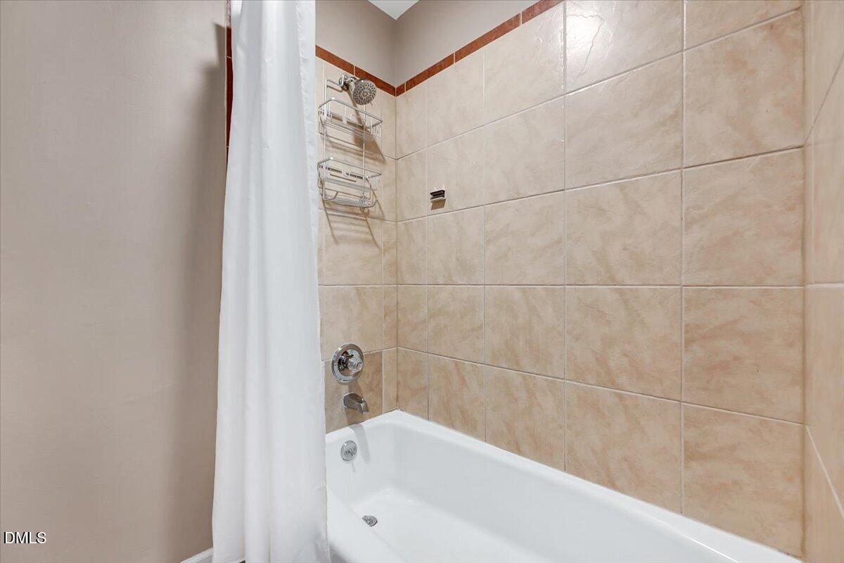 7645 Summerglen Drive Property Photo 13