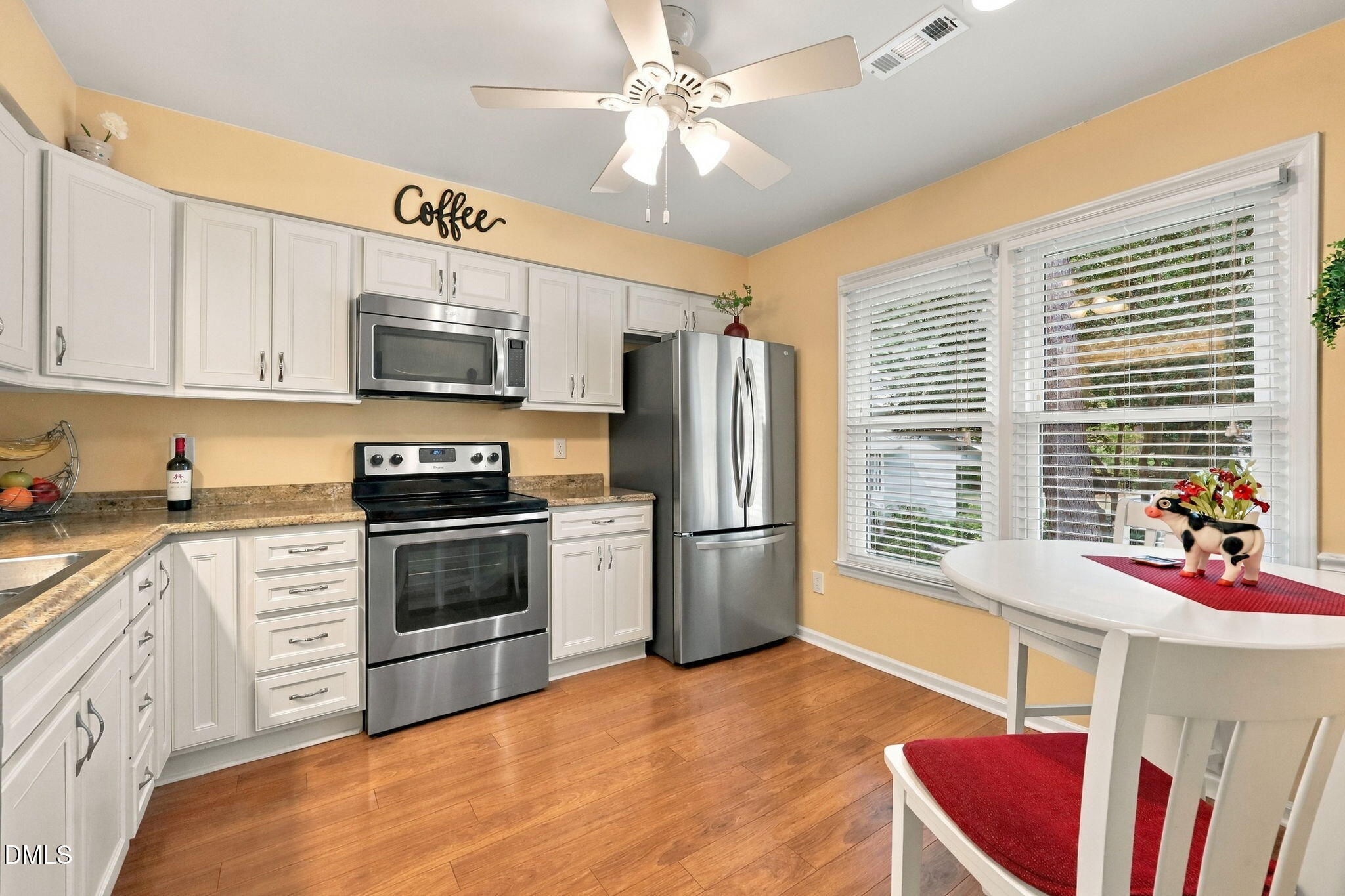 6412 Meadow View Drive Property Photo 4