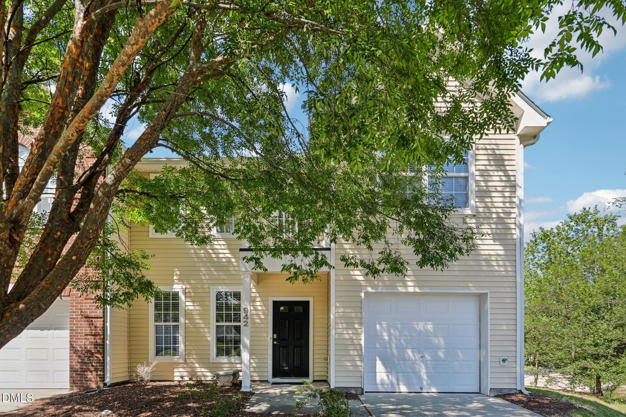 942 Shining Wire Way Property Photo 2