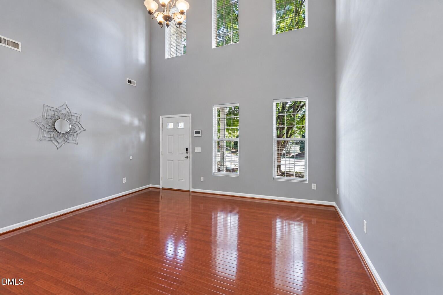 942 Shining Wire Way Property Photo 8