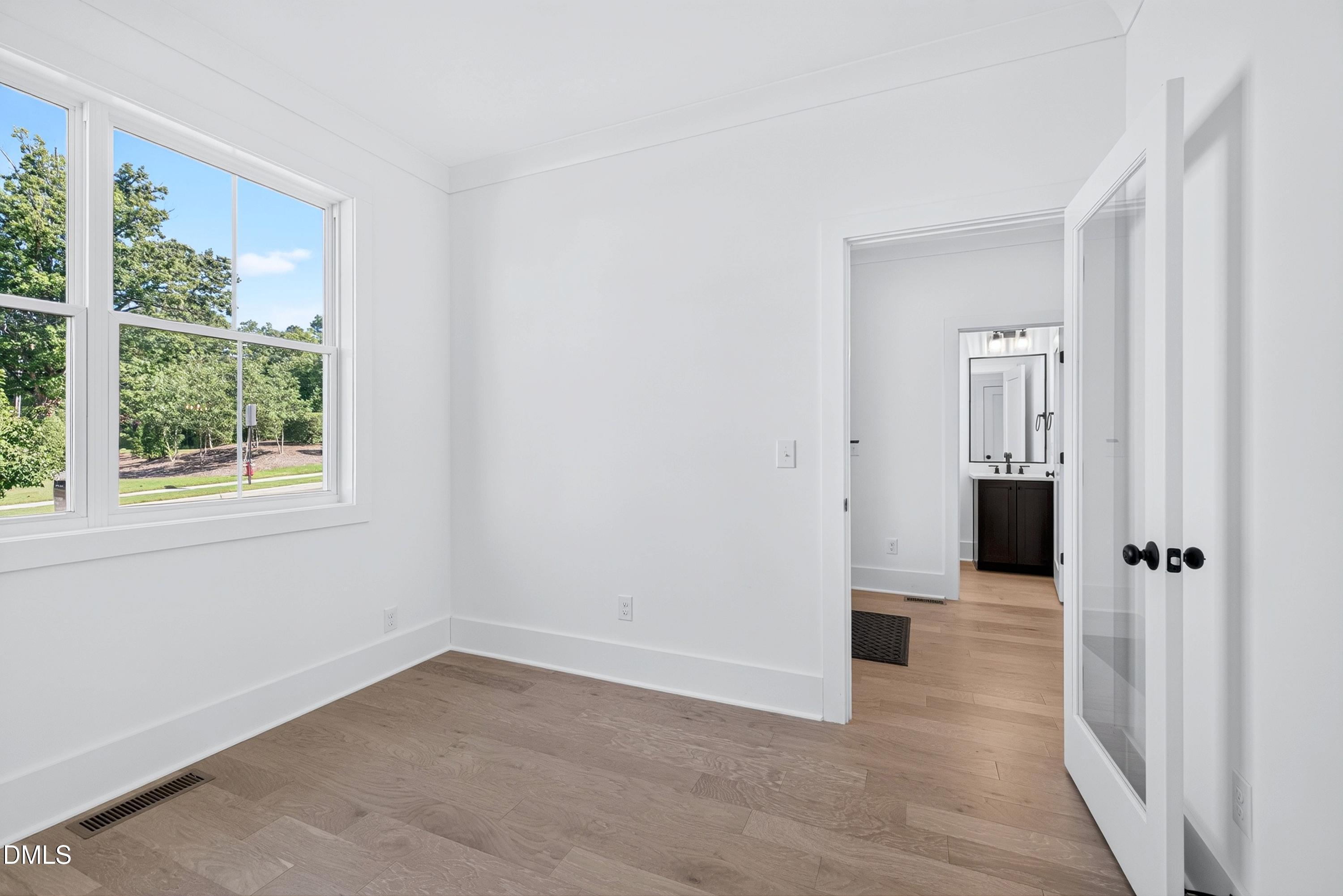 105 Sandmans Cove Place Property Photo 12
