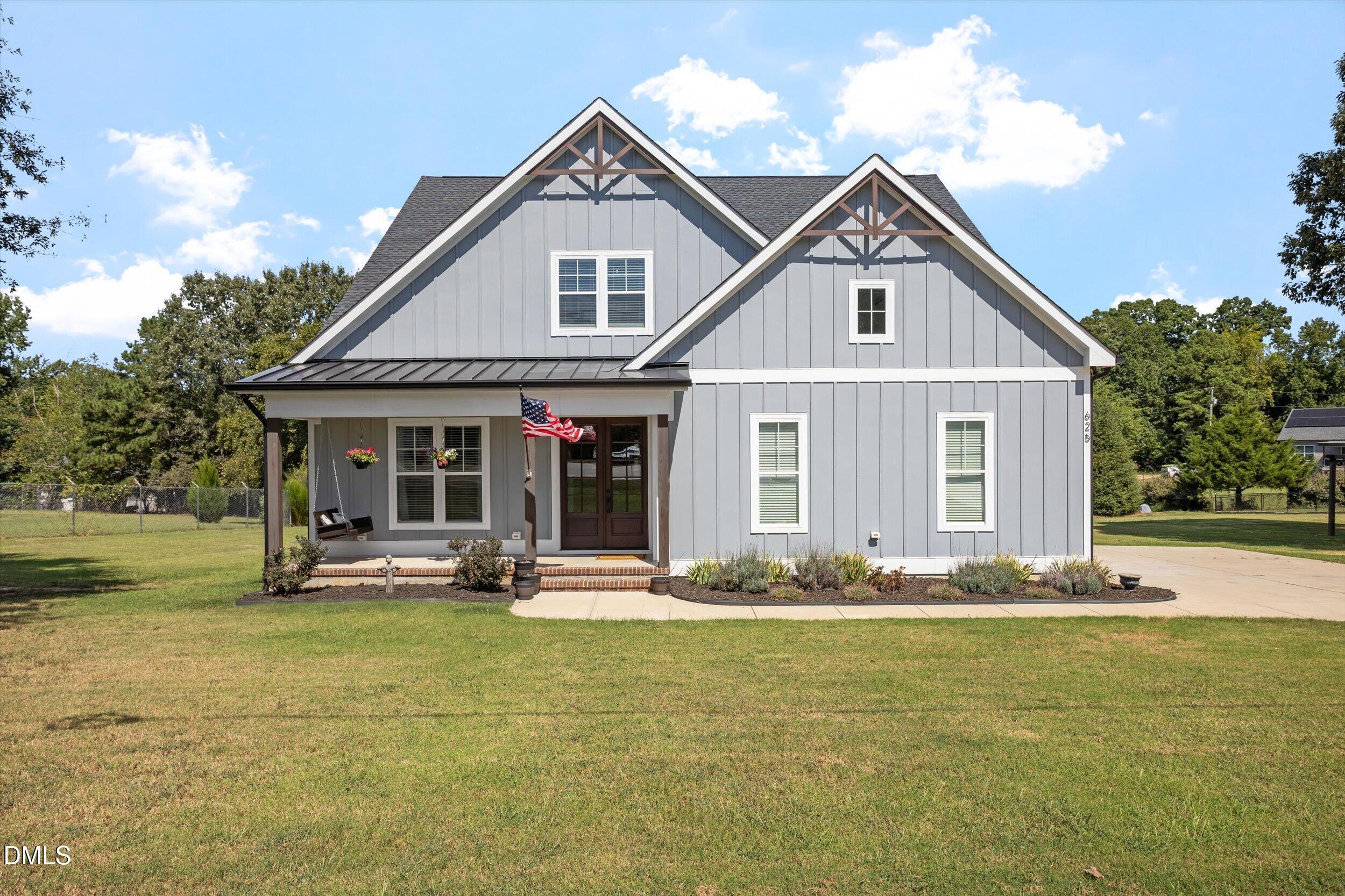 625 Rand Road Property Photo 3