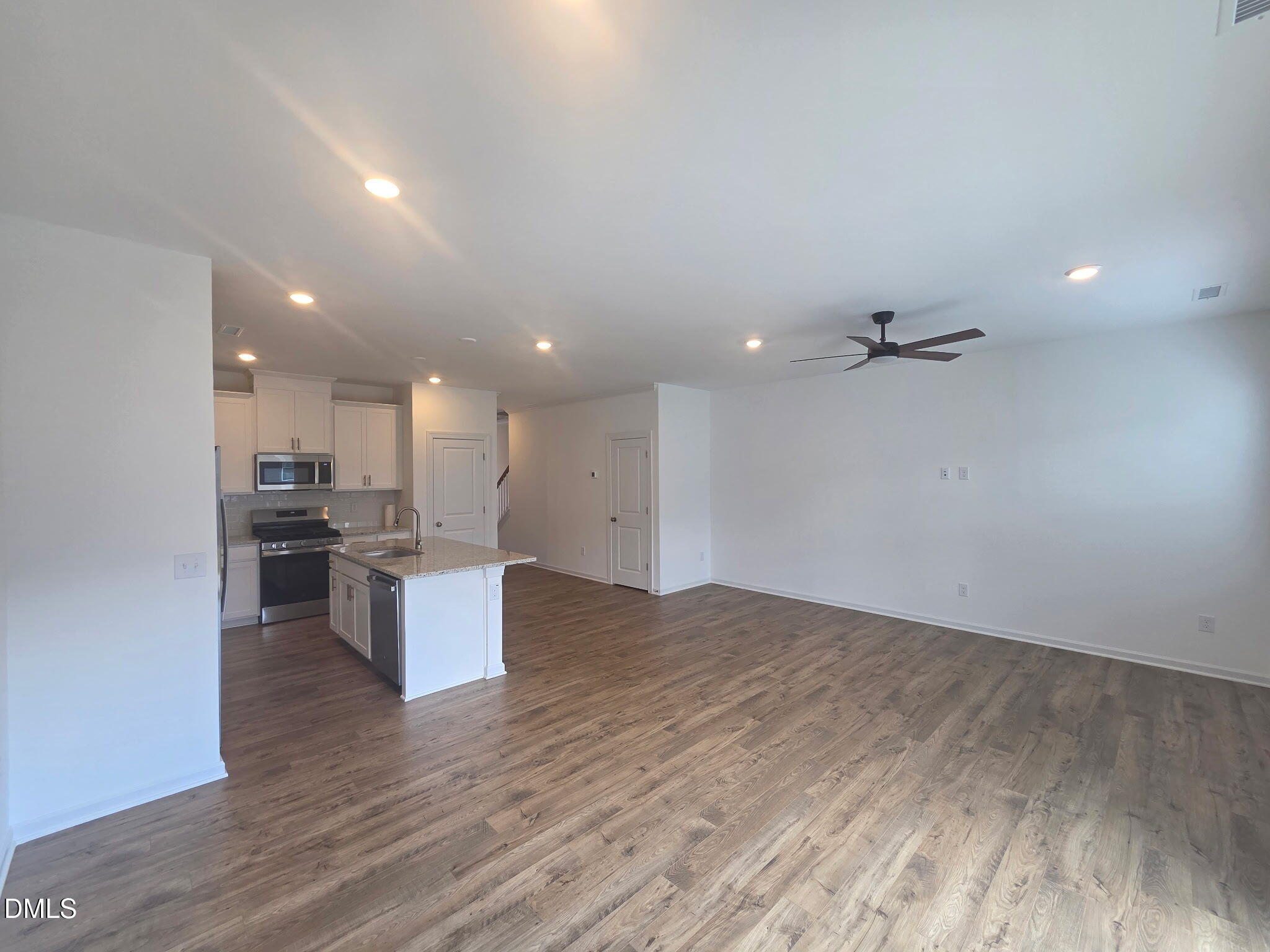 8765 Wardle Court Property Photo 4