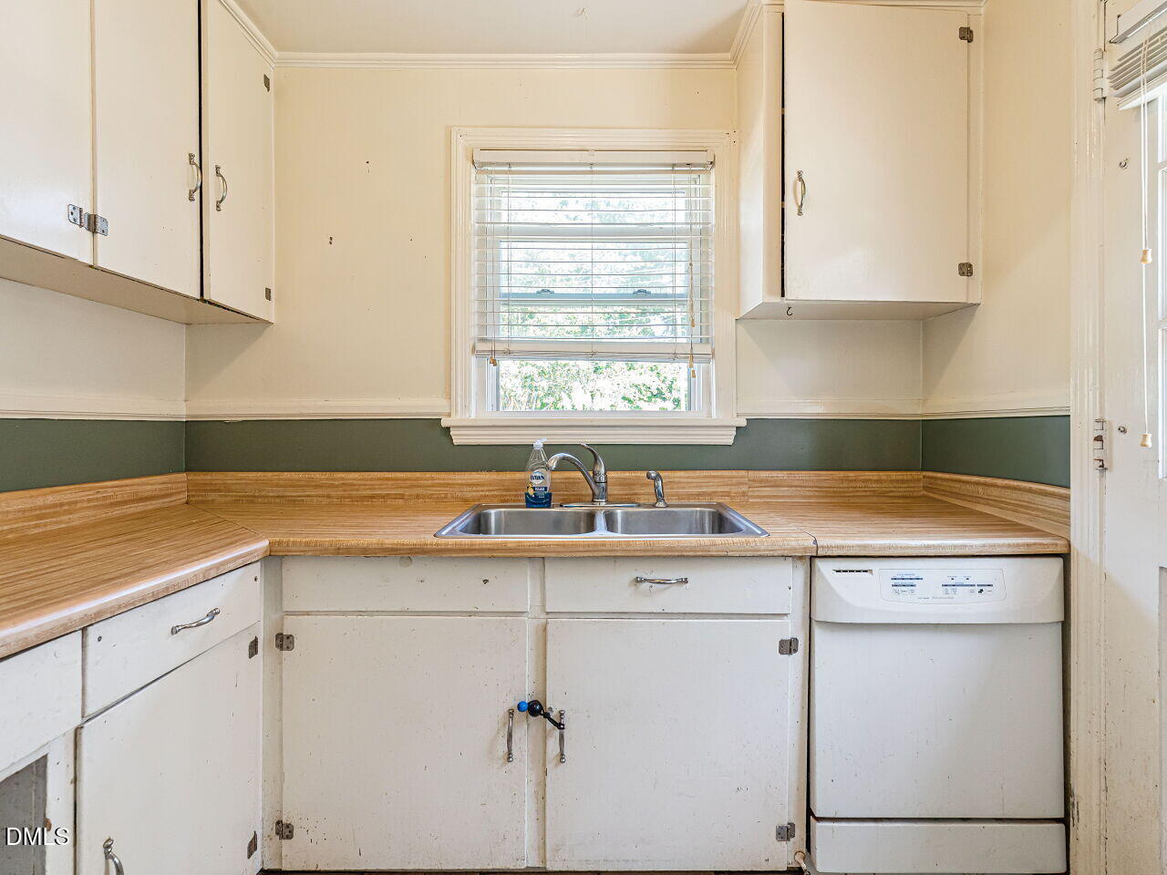 730 E Whitaker Mill Road Property Photo 6
