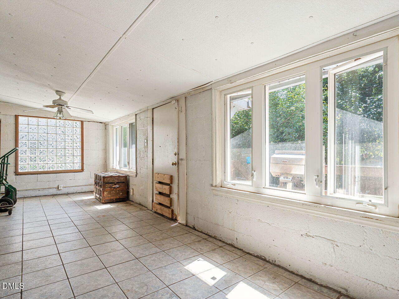 730 E Whitaker Mill Road Property Photo 10