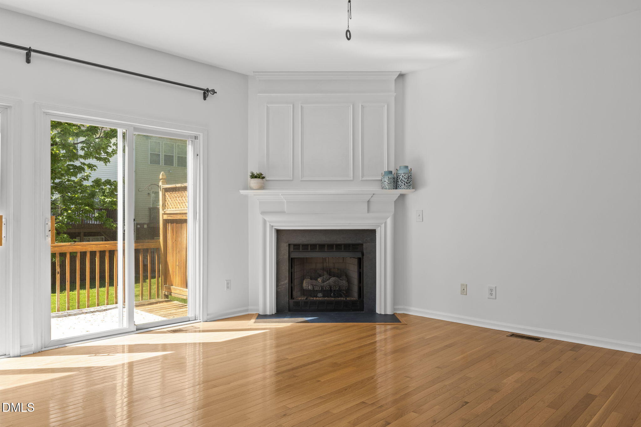5537 Red Robin Road Property Photo 7